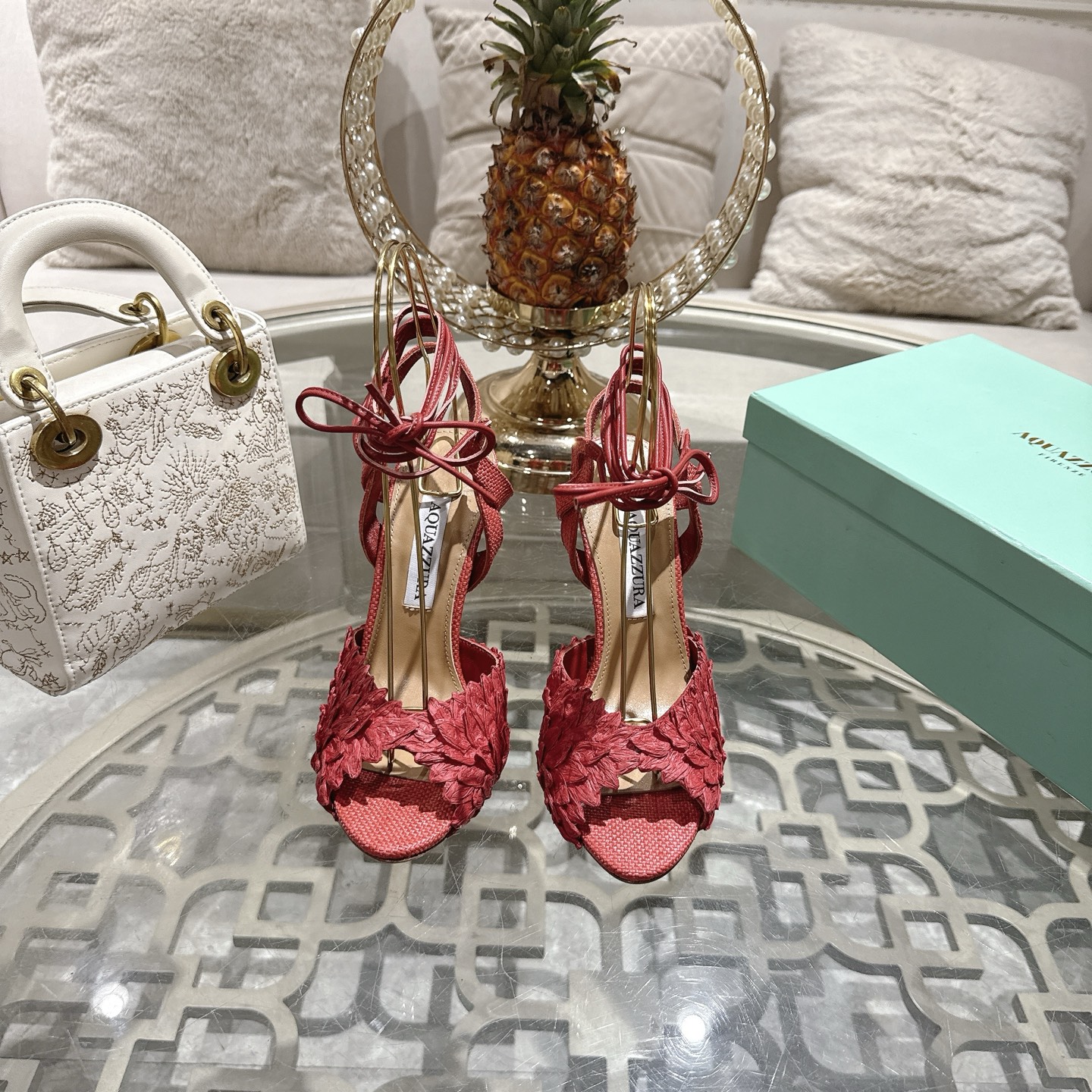 La versión superior en stock es la serie Rio Flirt de la marca italiana de zapatos de lujo ligero Aquazzura, que tambié…