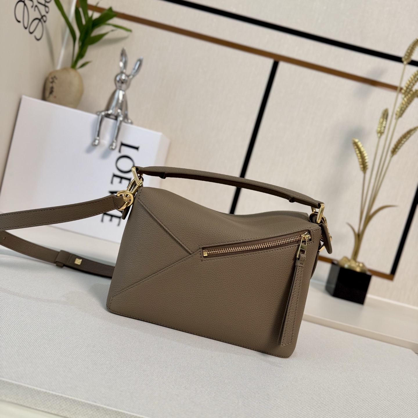 L⊚℮w℮🌟新版本🆕 小号柔软粒面牛皮革Puzzle Edge手袋𝑳家🆕推出的首次亮相手提包*长方体形状