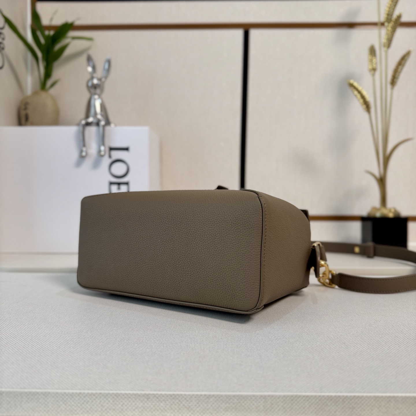 L⊚℮w℮🌟新版本🆕 小号柔软粒面牛皮革Puzzle Edge手袋𝑳家🆕推出的首次亮相手提包*长方体形状