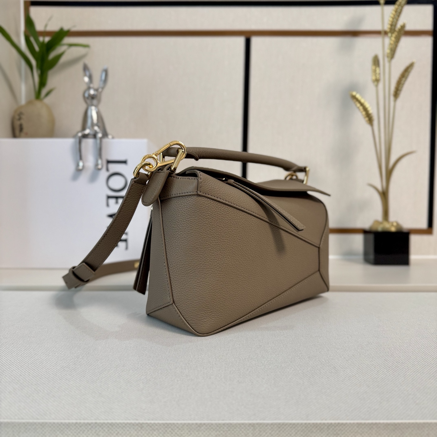 L⊚℮w℮🌟新版本🆕 小号柔软粒面牛皮革Puzzle Edge手袋𝑳家🆕推出的首次亮相手提包*长方体形状