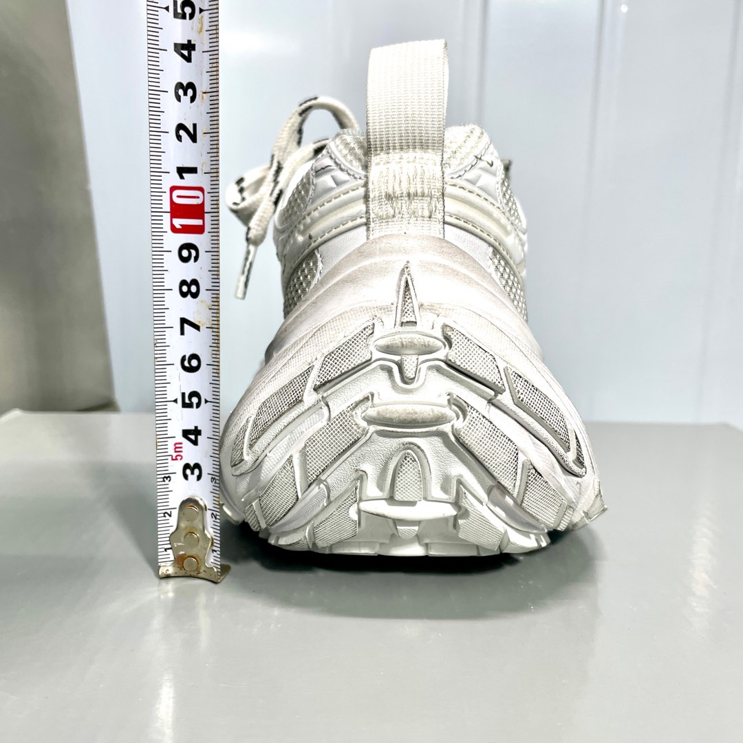 💰460 （顶级莞货）
配专柜包装
巴黎6xl老爹鞋， 全部采用原档案原楦数据开发 内嵌原装全掌Ev鞋垫 外搭松紧带设计感十足 原底部组合防滑橡胶大底❗
尺码：35-46