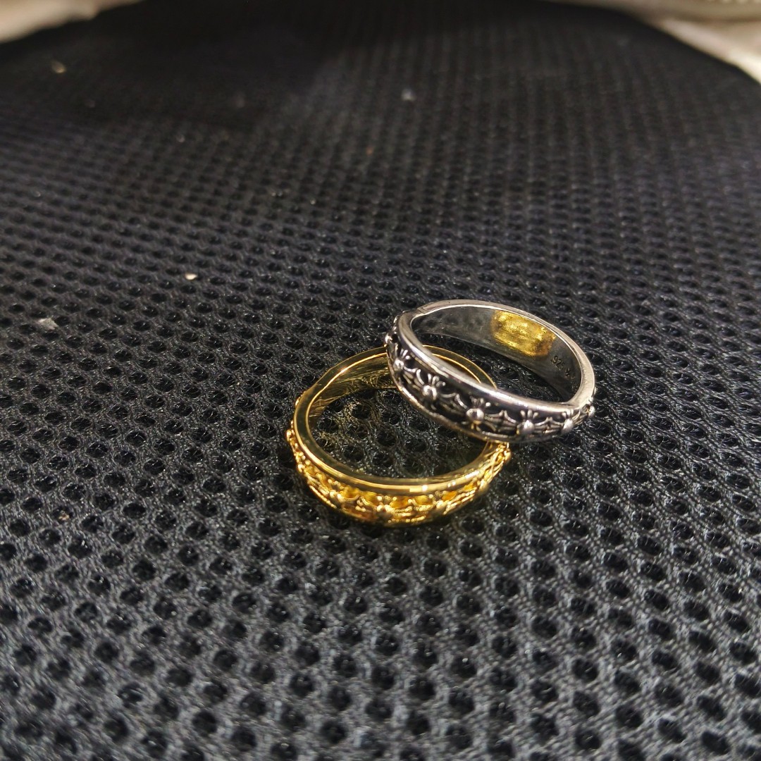 NO:108810,[Counter Quality] Chrome Hearts Croxin Classic retro cross flower ring Different concave and convex shapes present a unique style. Cross Scout flowers are Croxin's logo, so they last longer. Genuine version Chrome Hearts Croxin necklaces are the ordinary light version of the market. The quality is benchmarked against the quality of the printed details. The degree of retro old gray oxygen. Seiko version!  , jewelry boutique, chrome hearts, chrome hearts, necklace, ring19860909【专柜品质】Chrome Hearts克罗心 经典复古十字架花戒指 凹凸造型不同的花纹设计风格呈现出与众不同 十字架童军花是克罗心的标志 所以更经久不衰 正品打版Chrome Hearts克罗心项链区别市场普通轻版 对版对标品质 看字印细节 复古做旧灰氧程度.精工版本！,饰品精品,chrome hearts,chrome hearts,necklace,ring,Jewelry