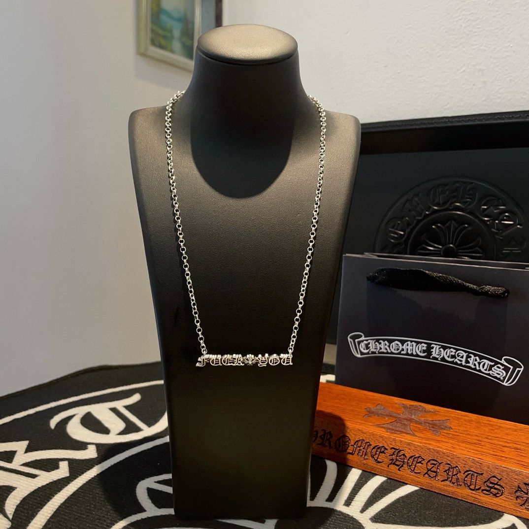 NO:109800,New [Counter Quality] Chrome Hearts Croxin classic retro necklace, letter pendant, different pattern design styles with concave and convex shapes, presenting uniqueness, Cross Scout flowers are Croxin's ambition, so they last longer. Genuine version of Chrome Hearts Croxin, different from the market, match the quality, look at the details of the letter printing, retro old gray oxygen level. Seiko version!  !  !  Pure handmade ~ Authentic model opening must-have fashion and fashion, both men and women can wear it, same style for couples, original official website, rock punk style silver style, retro elements, trendy and versatile!  , jewelry boutique, chrome hearts, chrome hearts, necklace19860909新款【专柜品质】Chrome Hearts克罗心经典复古项链 字母吊坠 凹凸造型不同的花纹设计风格 呈现出与众不同 十字架 童军花是克罗心的志 所以更经久不衰 正品打版Chrome Hearts克罗心 区别市场普通轻版 对版对标品质 看字印细节 复古做旧灰氧程度.精工版本！！！ 纯手工打造 ～正品开模潮流时尚必备 男女均可佩戴 情侣同款 官网原版 摇滚朋克泰银风格 复古元素 潮流百搭！,饰品精品,chrome hearts,chrome hearts,necklace,Jewelry
