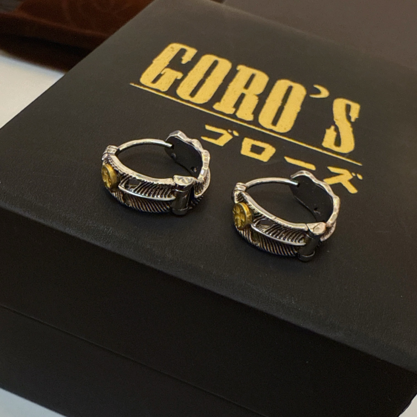 “Goro’s High Bridge: Handmade Golden Ear Nail, Unisex Design with Z Photo Details” - 图片 6