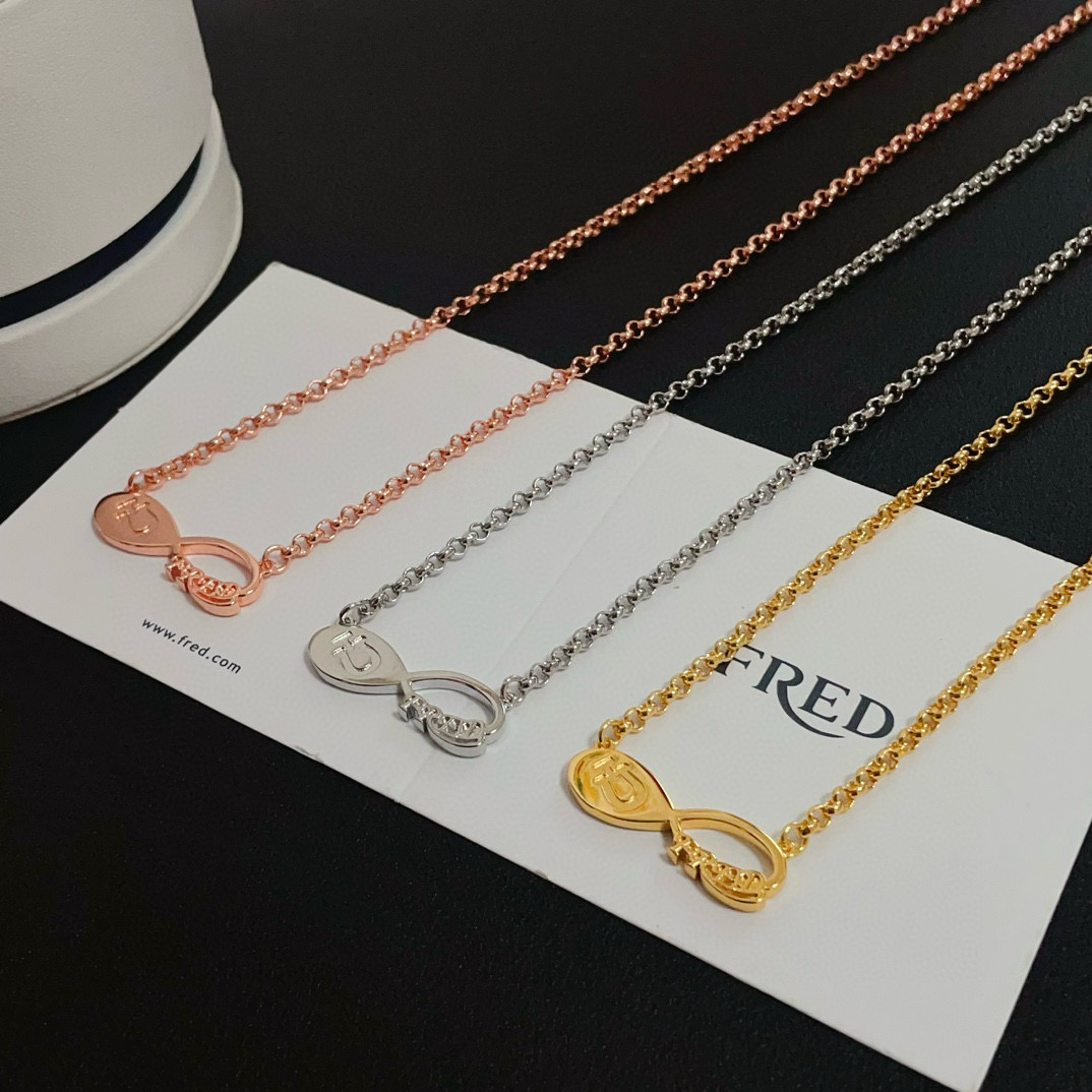 NO:110406,Ferred 8-character buckle necklace, high-end customization, counter material, thickened electroplating technology, logo, very iconic, simple and elegant, and can be easily controlled whether it is daily outfit or special occasions. Gold, silver, rose gold, three colors., jewelry boutique, necklace, gold19860909费雷德8字扣项链,高端定制,专柜材质,加厚电镀工艺,带logo,非常有标志性,简洁大方,不管是日常穿搭还是特别场合都能轻松驾驭.黄金色 银色 玫瑰金三色.,饰品精品,necklace,gold,Jewelry