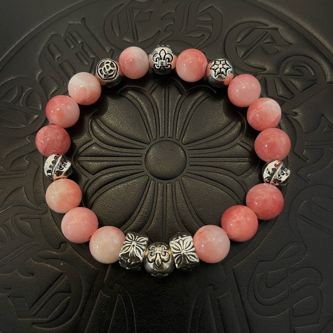 NO:110896,Batch New Model [Counter Quality] Chrome Hearts Croxin Classic Retro Multi-Element Bracelet Bracelet, Kuaishou/ins/Little Red Book Popular, Different Concave and Convex Scout Flowers present unique styles. Cross Scout Flowers are Croxin's logo, so they last longer. Genuine version Chrome Hearts Croxin Difference to the market ordinary light version, match the quality of the version, look at the details of the letter printing, retro and old gray oxygen level. Seiko version!  , jewelry boutique, chrome hearts, chrome hearts, bracelet19860909批 新款【专柜品质】Chrome Hearts克罗心 经典复古多元素手串手链 ,快手/ins/小红书热门,凹凸造型不同的花纹设计风格呈现出与众不同 十字架童军花是克罗心的标志 所以更经久不衰 正品打版Chrome Hearts克罗心 区别市场普通轻版 对版对标品质 看字印细节 复古做旧灰氧程度.精工版本！,饰品精品,chrome hearts,chrome hearts,bracelet,Jewelry