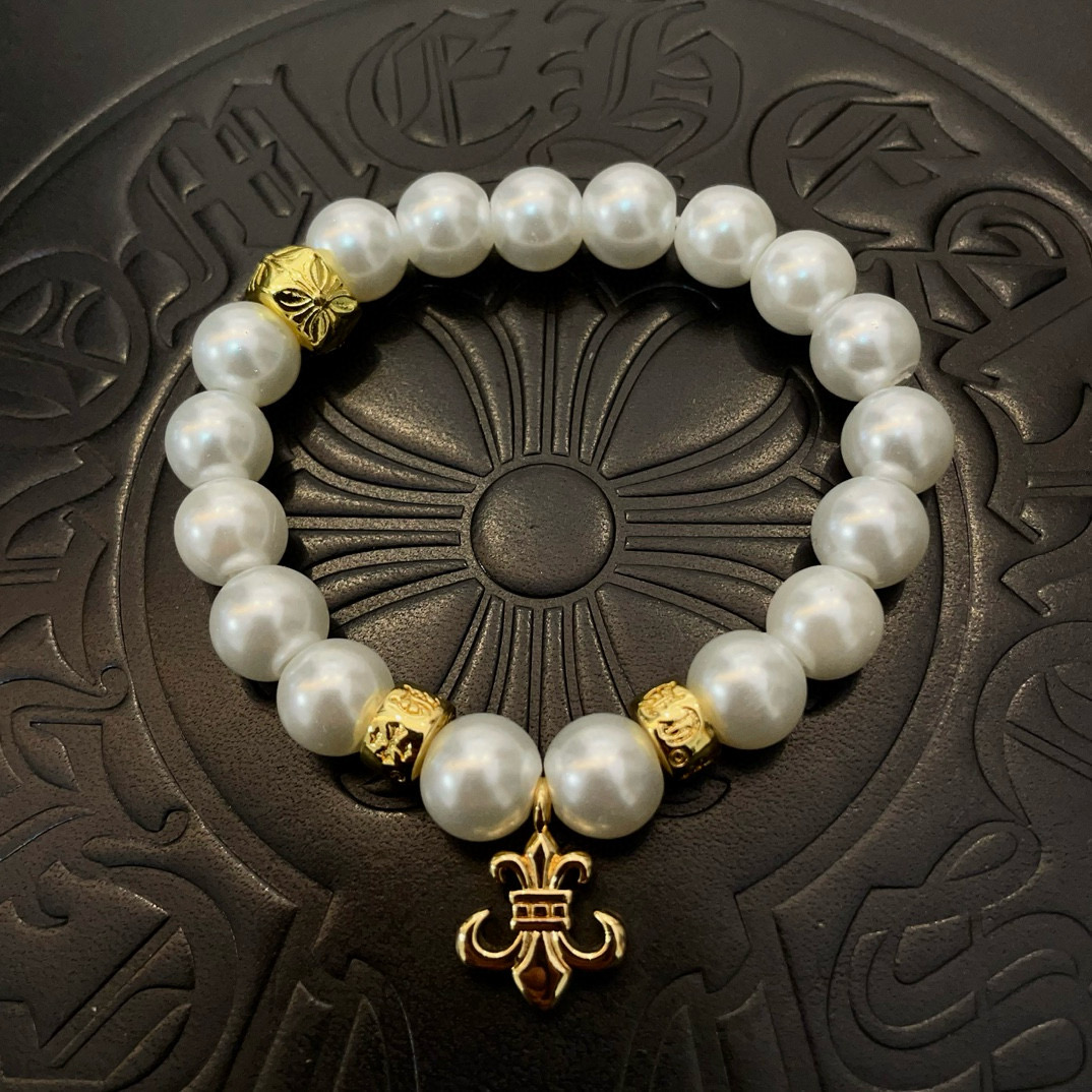 NO:110897,New [Counter Quality] Chrome Hearts Pearl Bracelet Bracelet, different pattern design styles with different concave and convex shapes, presenting uniqueness. Cross Scout flowers are Croxin's ambitions, so they last longer. Genuine version of Chrome Hearts Croxin, differentiating the market ordinary light version, matching the quality, looking at the details of the letter printing, retro, old gray oxygen level. Seiko version!  !  !  Pure handmade ~ Authentic model opening must-have fashion and fashion, both men and women can wear it, same style for couples, original official website, rock punk style silver style, retro elements, trendy and versatile!  , jewelry boutique, chrome hearts, chrome hearts, bracelet19860909新款【专柜品质】Chrome Hearts克罗心珍珠手链手串,凹凸造型不同的花纹设计风格 呈现出与众不同 十字架 童军花是克罗心的志 所以更经久不衰 正品打版Chrome Hearts克罗心 区别市场普通轻版 对版对标品质 看字印细节 复古做旧灰氧程度.精工版本！！！ 纯手工打造 ～正品开模潮流时尚必备 男女均可佩戴 情侣同款 官网原版 摇滚朋克泰银风格 复古元素 潮流百搭！,饰品精品,chrome hearts,chrome hearts,bracelet,Jewelry