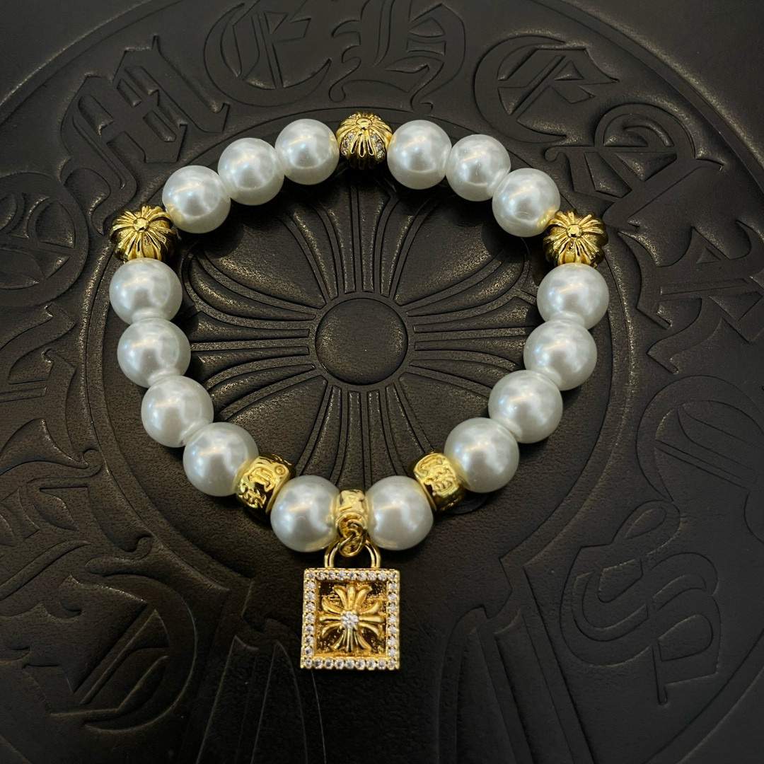 NO:111356,Batch New [Counter Quality] Chrome Hearts Pearl Bracelet Bracelet Bracelets Kuaishou/ins/Little Red Book popular, the pattern design styles with different concave and convex shapes are unique. Cross Scouts are the logo of Crown, so they last longer. Genuine version of Chrome Hearts Crown, different from the market, the normal light version, the quality of the version, the details of the print, the retro, the old gray oxygen level. The semester version!  , jewelry boutique, chrome hearts, chrome hearts, bracelet19860909批 新款【专柜品质】Chrome Hearts克罗心珍珠手链手串手链 快手/ins/小红书热门,凹凸造型不同的花纹设计风格呈现出与众不同 十字架童军花是克罗心的标志 所以更经久不衰 正品打版Chrome Hearts克罗心 区别市场普通轻版 对版对标品质 看字印细节 复古做旧灰氧程度.精工版本！,饰品精品,chrome hearts,chrome hearts,bracelet,Jewelry