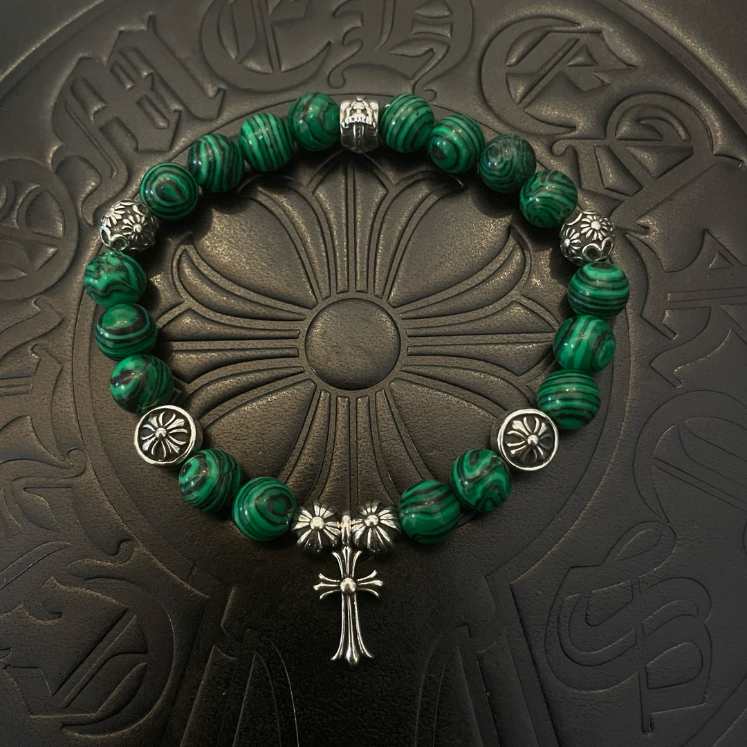 NO:111954,New [Counter Quality] Chrome Hearts Croxin Classic retro multi-element bracelet, Kuaishou/ins/Little Red Book popular, different concave and convex and convex design styles present unique. Cross Scout flowers are Croxin's logo, so they last longer. Genuine version Chrome Hearts Croxin, different from the market, match the quality, look at the details of the letter printing, the degree of retro old gray oxygen. Seiko version!  , jewelry boutique, chrome hearts, chrome hearts, bracelet19860909新款【专柜品质】Chrome Hearts克罗心 经典复古多元素手串手链 ,快手/ins/小红书热门,凹凸造型不同的花纹设计风格呈现出与众不同 十字架童军花是克罗心的标志 所以更经久不衰 正品打版Chrome Hearts克罗心 区别市场普通轻版 对版对标品质 看字印细节 复古做旧灰氧程度.精工版本！,饰品精品,chrome hearts,chrome hearts,bracelet,Jewelry