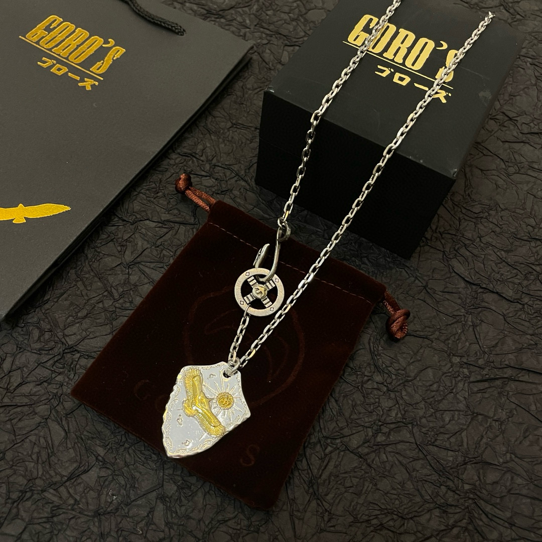 NO:111984,[New Products are on the Shelves] Goro Takahashi Goro Retro Shield Golden Eagle Pendant Takahashi Classic Necklace Top Version Determined to be exclusively shot, focusing on the high-end market, absolutely different from the ordinary version!  The details of the picture product are consistent with ZP!  Original production process, precision quality, purely handmade, authentic model opening, fashion essentials, both men and women can wear, same couple style, rock punk silver style, retro elements, trendy and versatile, same style on the official website, fine jewelry, necklace19860909【新品上架】Goro’s高桥吾郎复古盾牌金鹰吊坠 高桥经典项链 顶级版本 认准独家拍摄 主攻高端市场 绝对区别普通版本！图片产品细节与ZP一致！原版制作工艺 精工品质 纯手工打造 ～正品开模潮流时尚必备 男女均可佩戴 情侣款同款 摇滚朋克泰银风格 复古元素 潮流百搭 官网同款,饰品精品,necklace,Jewelry