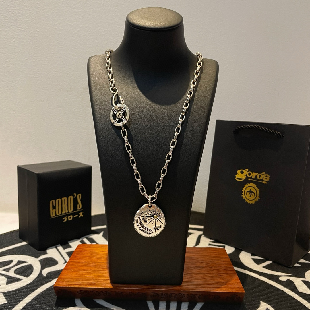 NO:111988,[New Products are on the Shelves] Goro’s Takahashi Goro Silver Palm Flying Eagle Pendant, Takahashi Classic Bamboo Necklace, Top Version, Accepted Exclusive Shooting, Focus on the High-end Market, Kuaishou/ins/Xiaohongshu Hot Model, absolutely different from the ordinary version!  The details of the picture product are consistent with ZP!  Original production process, precision quality, purely handmade, authentic model opening, fashion essentials, both men and women can wear, same couple style, rock punk silver style, retro elements, trendy and versatile, same style on the official website, fine jewelry, necklace19860909【新品上架】Goro’s高桥吾郎银牌飞鹰吊坠,高桥经典竹节项链,顶级版本,认准独家拍摄,主攻高端市场 ,快手/ins/小红书热门款,绝对区别普通版本！图片产品细节与ZP一致！原版制作工艺 精工品质 纯手工打造 ～正品开模潮流时尚必备 男女均可佩戴 情侣款同款 摇滚朋克泰银风格 复古元素 潮流百搭 官网同款,饰品精品,necklace,Jewelry