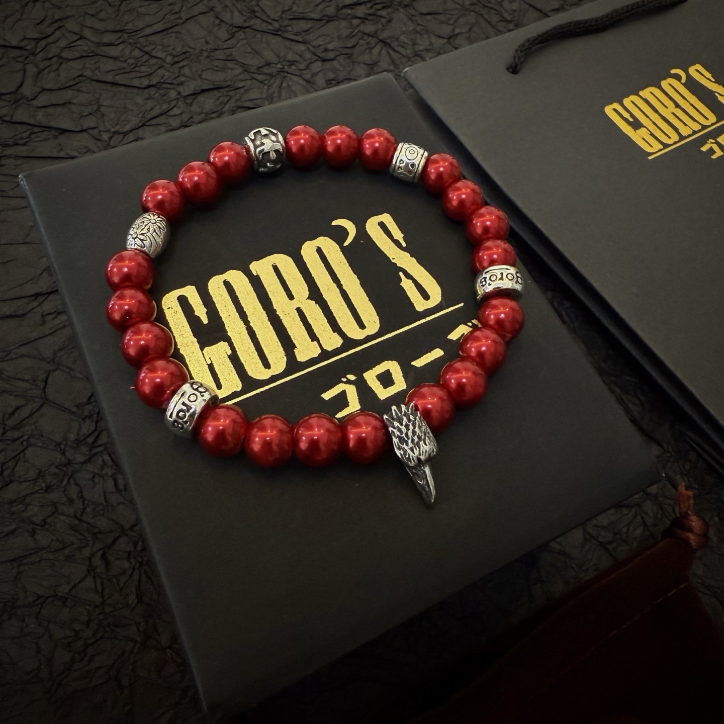 NO:111997,Comment [New Products on Shelves] Goro Takahashi Goro Retro Tsukishi Flying Eagle Bracelet, Top Version, Accepted Exclusive Shot, Mainly Focused on the High-end Market, Absolutely Different from the Ordinary Version!  The details of the picture product are consistent with ZP!  Original production process, precision quality, purely handmade, authentic model opening, fashion essentials, both men and women can wear, same couple style, rock punk silver style, retro elements, trendy and versatile, same style on the official website, fine jewelry, bracelet19860909批【新品上架】Goro’s高桥吾郎复古松石飞鹰手链,顶级版本 认准独家拍摄 主攻高端市场 绝对区别普通版本！图片产品细节与ZP一致！原版制作工艺 精工品质 纯手工打造 ～正品开模潮流时尚必备 男女均可佩戴 情侣款同款 摇滚朋克泰银风格 复古元素 潮流百搭 官网同款,饰品精品,bracelet,Jewelry