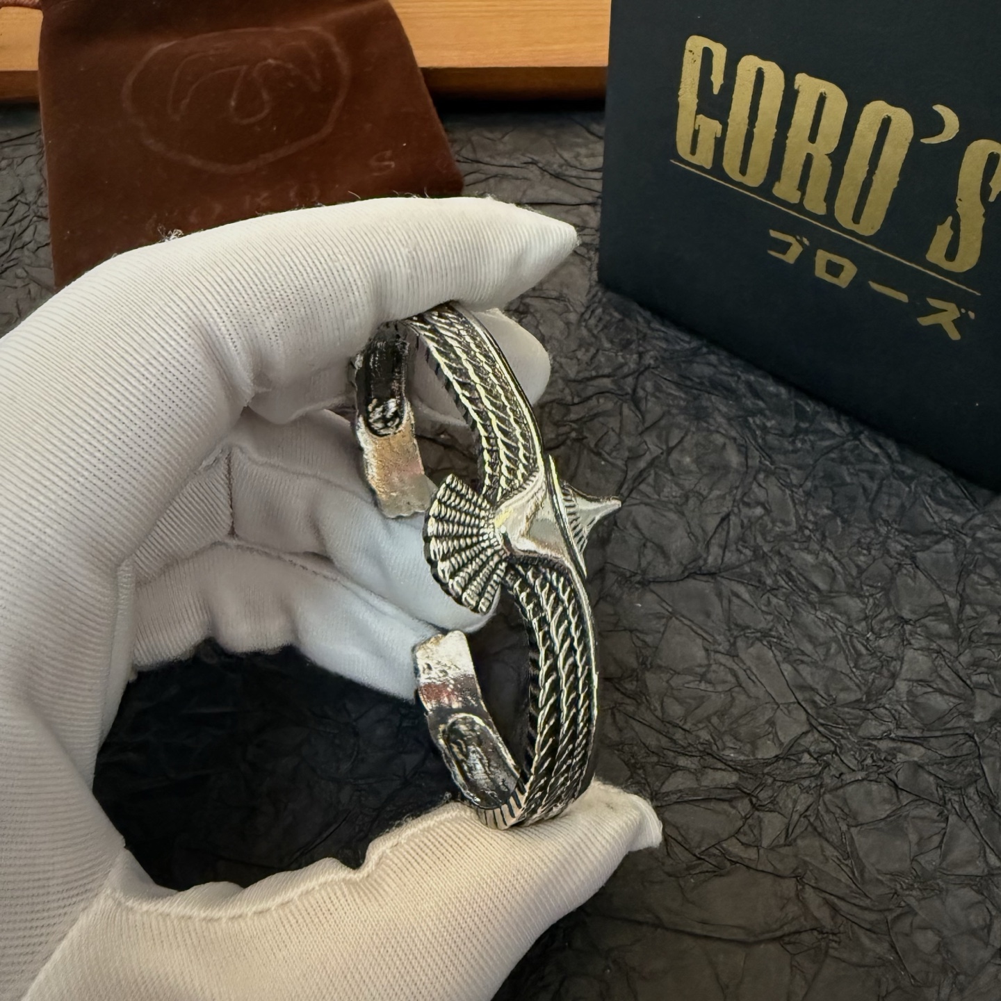 NO:112010,Comment [New Products on Shelves] Goro Takahashi Goro Eagle Open Bangle, Top Version, Accept Exclusive Shot, Mainly Focus on the High-end Market, Absolutely Different from the Ordinary Version!  The details of the picture product are consistent with ZP!  Original production process, precision quality, purely handmade, authentic model opening, fashion essentials, both men and women can wear, same couple style, rock punk silver style, retro elements, trendy and versatile, same style on the official website, fine jewelry, bracelet19860909批【新品上架】Goro’s高桥吾郎老鹰开口手镯,顶级版本 认准独家拍摄 主攻高端市场 绝对区别普通版本！图片产品细节与ZP一致！原版制作工艺 精工品质 纯手工打造 ～正品开模潮流时尚必备 男女均可佩戴 情侣款同款 摇滚朋克泰银风格 复古元素 潮流百搭 官网同款,饰品精品,bracelet,Jewelry