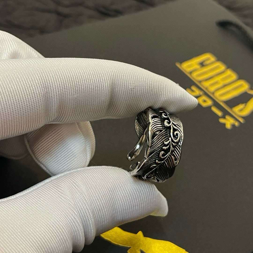 NO:112016,Comment [New Products on Shelves] Goro Takahashi Goro Feather Opening Ring, Top Version, Accepted Exclusive Shooting, Focus on the High-end Market, Absolutely Different from the Ordinary Version!  The details of the picture product are consistent with ZP!  Original production process, precision quality, purely handmade, authentic model opening, fashion essential, can be worn by both men and women, same couple style, rock punk silver style, retro elements, trendy and versatile, same style on the official website, fine jewelry, ring19860909批【新品上架】Goro’s高桥吾郎羽毛开口戒指,顶级版本 认准独家拍摄 主攻高端市场 绝对区别普通版本！图片产品细节与ZP一致！原版制作工艺 精工品质 纯手工打造 ～正品开模潮流时尚必备 男女均可佩戴 情侣款同款 摇滚朋克泰银风格 复古元素 潮流百搭 官网同款,饰品精品,ring,Jewelry