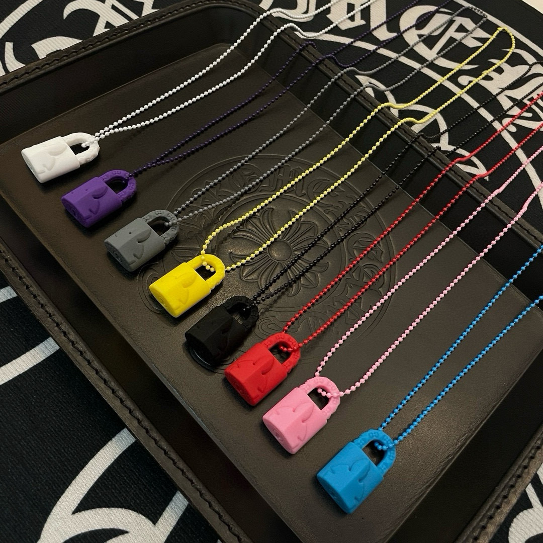 NO:112246,New Chrome Hearts Croxin Cross Resin Round Bead Necklace, exquisite counter craftsmanship, quality assurance, same style for men and women, multiple styles, stacked and beautiful. This is not only a necklace, but also a fashionable weapon to show your personality and taste!  Resin material makes the necklace full of texture, light and comfortable, and it is free to wear., jewelry quality, chrome hearts, chrome hearts, necklace19860909批 新款Chrome Hearts 克罗心十字架树脂圆珠项链,精致专柜工艺,品质保证,男女同款,多种风格搭配,叠戴也很好看,这不仅仅是一条项链,更是你展现个性与品味的时尚利器！树脂材质使得项链质感十足,轻盈又舒适,佩戴起来毫无负担.,饰品精品,chrome hearts,chrome hearts,necklace,Jewelry