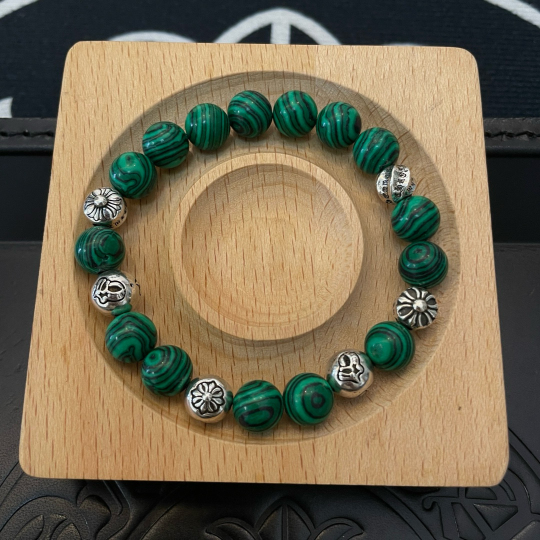 NO:112631,Batch New Model [Counter Quality] Chrome Hearts Croxin Classic Retro Multi-Element Bracelet Bracelet, Kuaishou/ins/Little Red Book Popular, Different Concave and Convex Scout Flowers present unique styles. Cross Scout Flowers are Croxin's logo, so they last longer. Genuine version Chrome Hearts Croxin Difference to the market ordinary light version, match the quality of the version, look at the details of the letter printing, retro and old gray oxygen level. Seiko version!  , jewelry boutique, chrome hearts, chrome hearts, bracelet19860909批 新款【专柜品质】Chrome Hearts克罗心 经典复古多元素手串手链 ,快手/ins/小红书热门,凹凸造型不同的花纹设计风格呈现出与众不同 十字架童军花是克罗心的标志 所以更经久不衰 正品打版Chrome Hearts克罗心 区别市场普通轻版 对版对标品质 看字印细节 复古做旧灰氧程度.精工版本！,饰品精品,chrome hearts,chrome hearts,bracelet,Jewelry