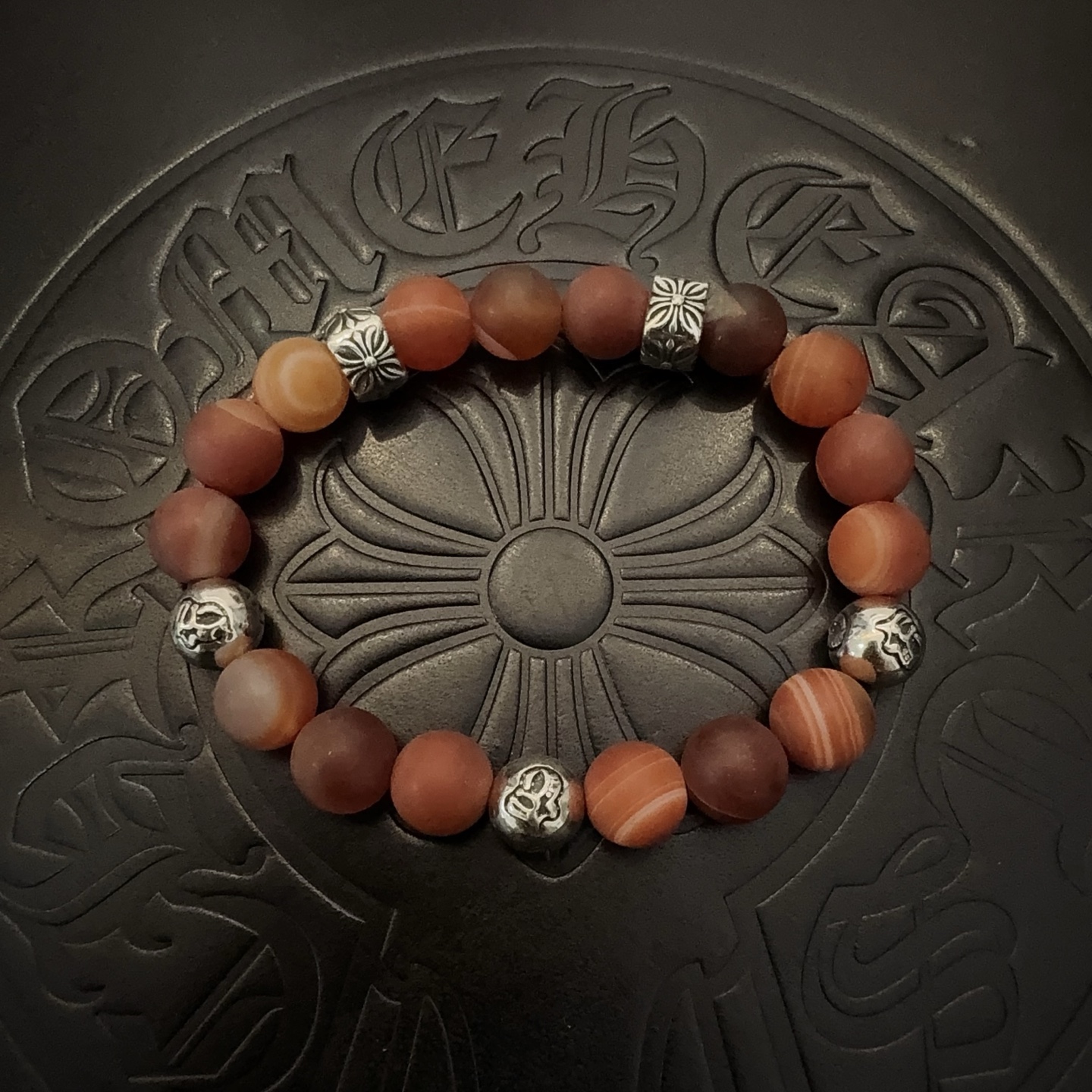 NO:112652,Batch New Model [Counter Quality] Chrome Hearts Croxin Classic Retro Multi-Element Bracelet Bracelet, Kuaishou/ins/Little Red Book Popular, Different Concave and Convex Scout Flowers present unique styles. Cross Scout Flowers are Croxin's logo, so they last longer. Genuine version Chrome Hearts Croxin Difference to the market ordinary light version, match the quality of the version, look at the details of the letter printing, retro and old gray oxygen level. Seiko version!  , jewelry boutique, chrome hearts, chrome hearts, bracelet19860909批 新款【专柜品质】Chrome Hearts克罗心 经典复古多元素手串手链 ,快手/ins/小红书热门,凹凸造型不同的花纹设计风格呈现出与众不同 十字架童军花是克罗心的标志 所以更经久不衰 正品打版Chrome Hearts克罗心 区别市场普通轻版 对版对标品质 看字印细节 复古做旧灰氧程度.精工版本！,饰品精品,chrome hearts,chrome hearts,bracelet,Jewelry