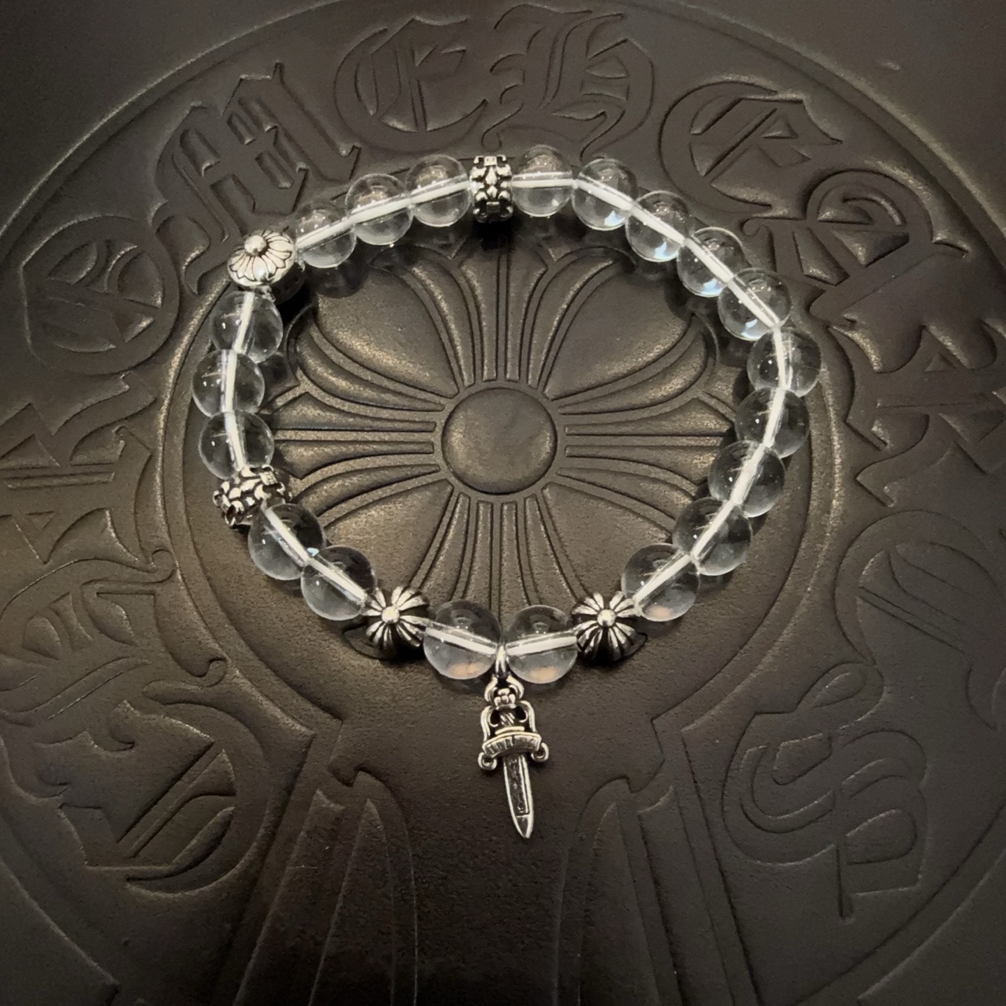 NO:112661,Batch New Model [Counter Quality] Chrome Hearts Croxin Classic Retro Multi-Element Bracelet Bracelet, Kuaishou/ins/Little Red Book Popular, Different Concave and Convex Scout Flowers present unique styles. Cross Scout Flowers are Croxin's logo, so they last longer. Genuine version Chrome Hearts Croxin Difference to the market ordinary light version, match the quality of the version, look at the details of the letter printing, retro and old gray oxygen level. Seiko version!  , jewelry boutique, chrome hearts, chrome hearts, bracelet19860909批 新款【专柜品质】Chrome Hearts克罗心 经典复古多元素手串手链 ,快手/ins/小红书热门,凹凸造型不同的花纹设计风格呈现出与众不同 十字架童军花是克罗心的标志 所以更经久不衰 正品打版Chrome Hearts克罗心 区别市场普通轻版 对版对标品质 看字印细节 复古做旧灰氧程度.精工版本！,饰品精品,chrome hearts,chrome hearts,bracelet,Jewelry