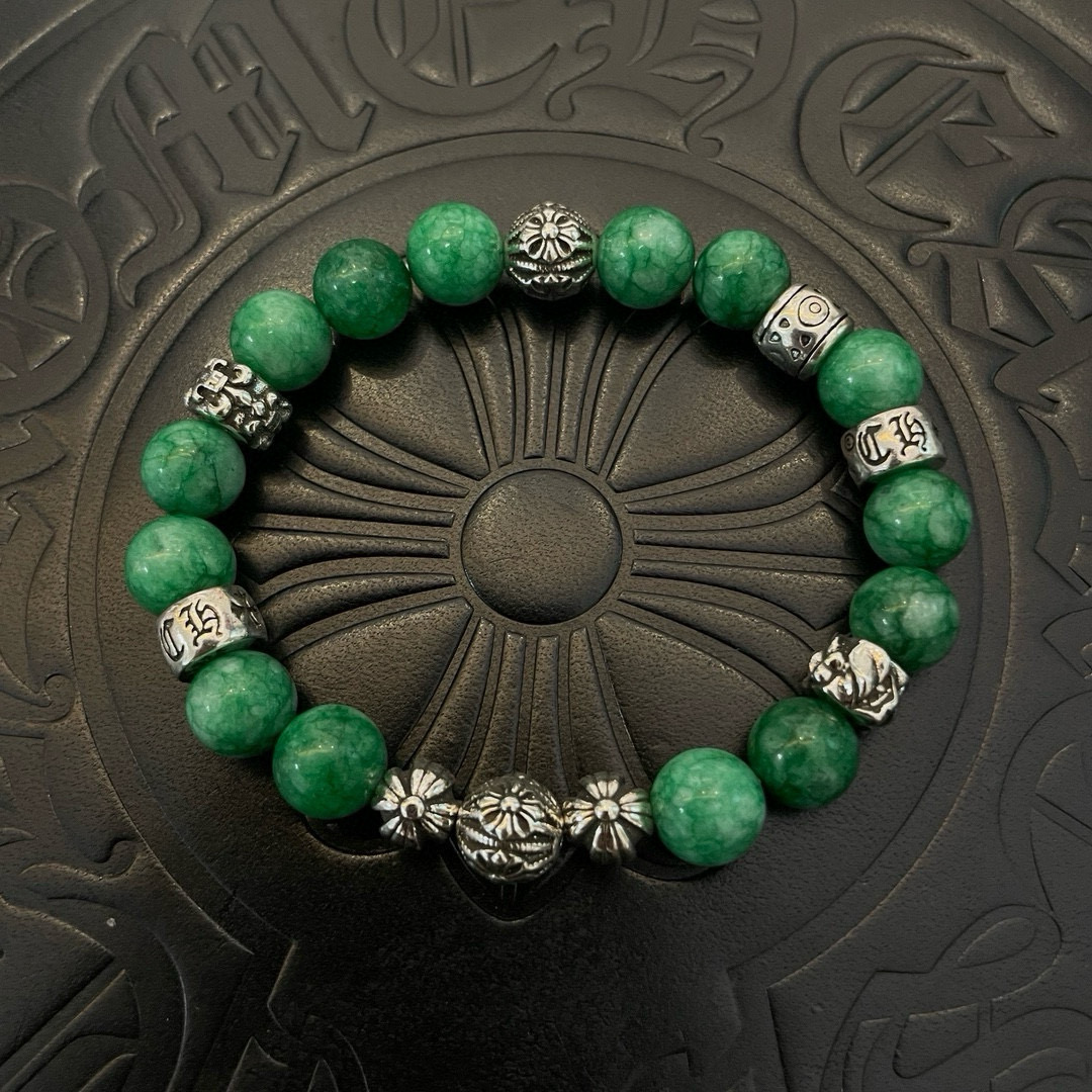 NO:113055,Batch New Model [Counter Quality] Chrome Hearts Croxin Classic Retro Multi-Element Bracelet Bracelet, Kuaishou/ins/Little Red Book Popular, Different Concave and Convex Scout Flowers present unique styles. Cross Scout Flowers are Croxin's logo, so they last longer. Genuine version Chrome Hearts Croxin Difference to the market ordinary light version, match the quality of the version, look at the details of the letter printing, retro and old gray oxygen level. Seiko version!  , jewelry boutique, chrome hearts, chrome hearts, bracelet19860909批 新款【专柜品质】Chrome Hearts克罗心 经典复古多元素手串手链 ,快手/ins/小红书热门,凹凸造型不同的花纹设计风格呈现出与众不同 十字架童军花是克罗心的标志 所以更经久不衰 正品打版Chrome Hearts克罗心 区别市场普通轻版 对版对标品质 看字印细节 复古做旧灰氧程度.精工版本！,饰品精品,chrome hearts,chrome hearts,bracelet,Jewelry