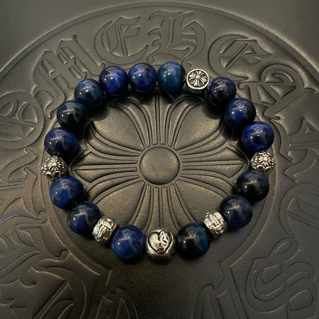 NO:113073,Batch New [Counter Quality] Chrome Hearts Croxin Classic retro multi-element lapis lazuli bracelet bracelet, Kuaishou/ins/Little Red Book popular, different concave and convex design styles present unique. Cross Scout flowers are Croxin's logo, so they last longer. Genuine version Chrome Hearts Croxin Difference to the market ordinary light version, match the quality of the version, look at the details of the letter printing, retro old gray oxygen level. Seiko version!  , jewelry boutique, chrome hearts, chrome hearts, bracelet19860909批 新款【专柜品质】Chrome Hearts克罗心 经典复古多元素青金石手串手链 ,快手/ins/小红书热门,凹凸造型不同的花纹设计风格呈现出与众不同 十字架童军花是克罗心的标志 所以更经久不衰 正品打版Chrome Hearts克罗心 区别市场普通轻版 对版对标品质 看字印细节 复古做旧灰氧程度.精工版本！,饰品精品,chrome hearts,chrome hearts,bracelet,Jewelry