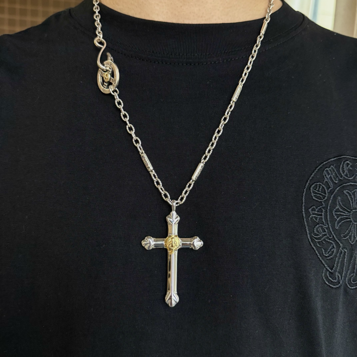 NO:114210,[New Products are on the Shelves] Goro’s Takahashi Goro Purple Gold Cross Pendant, Takahashi Classic Alphabet Necklace, Top Version, Accepted Exclusive Shooting, Focus on the High-end Market, Kuaishou/ins/Xiaohongshu Hot Models, absolutely different from the ordinary version!  The details of the picture product are consistent with ZP!  Original production process, precision quality, purely handmade, authentic model opening, fashion essentials, both men and women can wear, same couple style, rock punk silver style, retro elements, trendy and versatile, same style on the official website, fine jewelry, necklace19860909【新品上架】Goro’s高桥吾郎紫金十字架吊坠,高桥经典字母项链,顶级版本,认准独家拍摄,主攻高端市场 ,快手/ins/小红书热门款,绝对区别普通版本！图片产品细节与ZP一致！原版制作工艺 精工品质 纯手工打造 ～正品开模潮流时尚必备 男女均可佩戴 情侣款同款 摇滚朋克泰银风格 复古元素 潮流百搭 官网同款,饰品精品,necklace,Jewelry