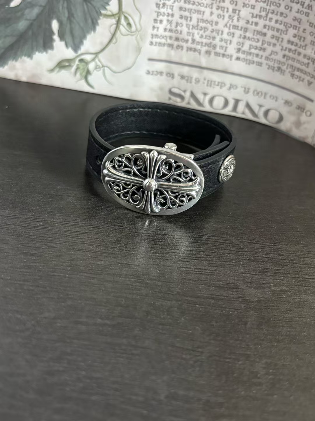 💰125 Chrome hearts 克罗心 十字架雕花可调节皮绳手链