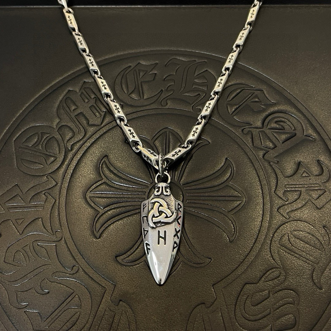 NO:114233,Batch New model [Counter Quality] Chrome Hearts Croxin Classic retro diamond cross necklace Shield pendant Different pattern design styles with concave and convex shapes Present unique Cross Scout flowers are Croxin's ambitions, so they last longer. Genuine version Chrome Hearts Croxin Difference to the market ordinary light version, match the quality of the version, look at the details of the letter printing, the degree of retro old gray oxygen. Seiko version!  !  !  Pure handmade ~ Authentic model opening must-have fashion and fashion, both men and women can wear it, same style for couples, original official website, rock punk style silver style, retro elements, trendy and versatile!  , jewelry boutique, chrome hearts, chrome hearts, necklace19860909批 新款【专柜品质】Chrome Hearts克罗心 经典复古菱形十字架项链 盾牌吊坠 凹凸造型不同的花纹设计风格 呈现出与众不同 十字架 童军花是克罗心的志 所以更经久不衰 正品打版Chrome Hearts克罗心 区别市场普通轻版 对版对标品质 看字印细节 复古做旧灰氧程度.精工版本！！！ 纯手工打造 ～正品开模潮流时尚必备 男女均可佩戴 情侣同款 官网原版 摇滚朋克泰银风格 复古元素 潮流百搭！,饰品精品,chrome hearts,chrome hearts,necklace,Jewelry