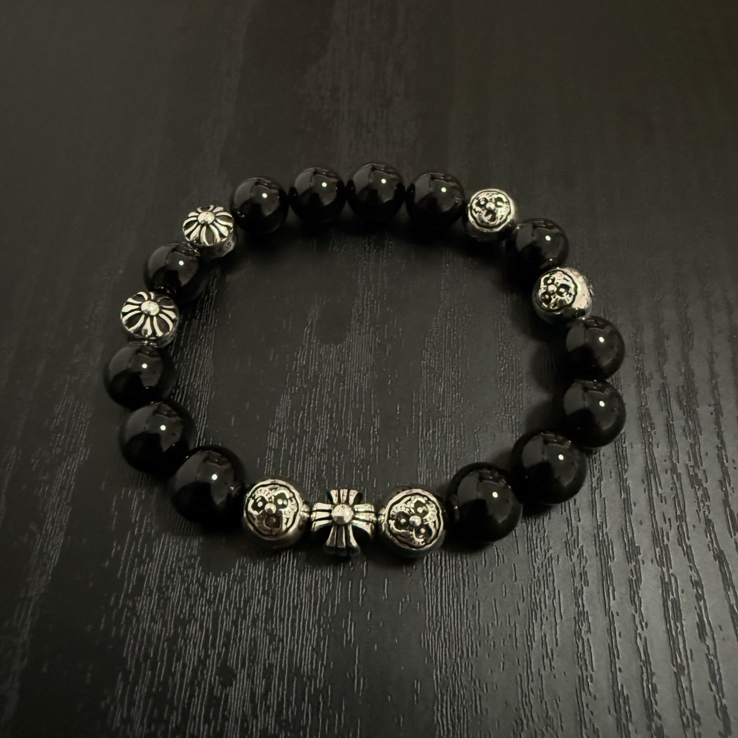 NO:114235,Batch New Model [Counter Quality] Chrome Hearts Croxin Classic Retro Multi-Element Obsidian Bracelet Bracelet, Kuaishou/ins/Little Red Book Popular, Different Concave and Convex Scout Flowers present unique styles. Cross Scout Flowers are Croxin's logo, so they last longer. Genuine version Chrome Hearts Croxin Difference to the market ordinary light version, match the quality of the version, look at the details of the letter printing, retro and old gray oxygen level. Seiko version!  , jewelry boutique, chrome hearts, chrome hearts, bracelet19860909批 新款【专柜品质】Chrome Hearts克罗心经典复古多元素黑曜石手串手链 ,快手/ins/小红书热门,凹凸造型不同的花纹设计风格呈现出与众不同 十字架童军花是克罗心的标志 所以更经久不衰 正品打版Chrome Hearts克罗心 区别市场普通轻版 对版对标品质 看字印细节 复古做旧灰氧程度.精工版本！,饰品精品,chrome hearts,chrome hearts,bracelet,Jewelry