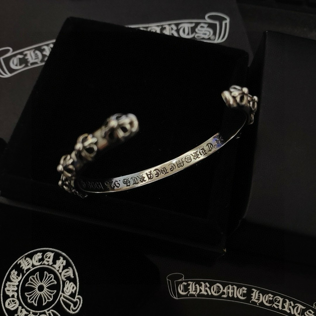 💰95 Chrome hearts 克罗心

十字花手镯
