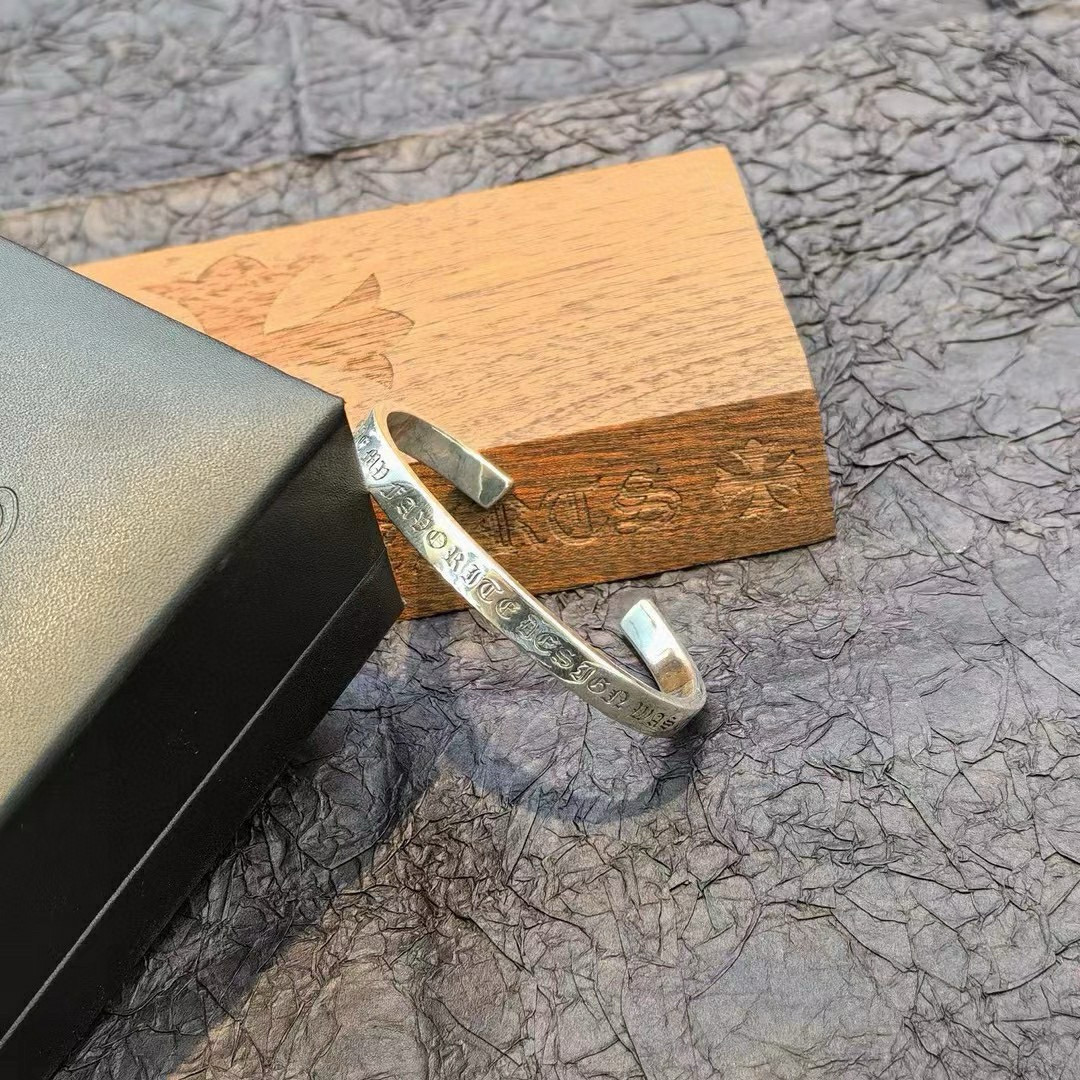 NO:114226,【Chrome Hearts】Original replica Seiko version Classic retro letter bracelet Super versatile classic hits, jewelry boutiques, chrome hearts, chrome hearts, bracelet19860909【Chrome Hearts克罗心】原版复刻 精工版本 经典复古字母手镯 超级百搭 经典爆款,饰品精品,chrome hearts,chrome hearts,bracelet,Jewelry