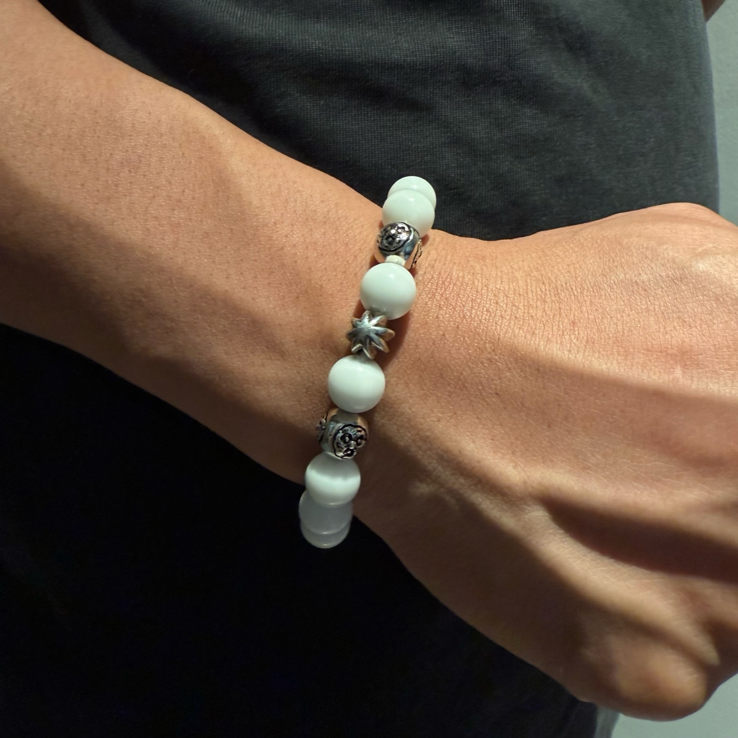 NO:114250,Batch New [Counter Quality] Chrome Hearts Croxin Classic Retro Multi-Element Bracelet Bracelet, Kuaishou/ins/Little Red Book popular, different concave and convex and convex design styles present unique. Cross Scout Flower is Croxin's logo, so it lasts for a long time. Genuine version of Chrome Hearts Croxin, different from the market, benchmark the quality of the version, look at the details of the letter printing, retro, old gray oxygen level. Seiko version!  , jewelry boutique, chrome hearts, chrome hearts, bracelet19860909批 新款【专柜品质】Chrome Hearts克罗心经典复古多元素手串手链 ,快手/ins/小红书热门,凹凸造型不同的花纹设计风格呈现出与众不同 十字架童军花是克罗心的标志 所以更经久不衰 正品打版Chrome Hearts克罗心 区别市场普通轻版 对版对标品质 看字印细节 复古做旧灰氧程度.精工版本！,饰品精品,chrome hearts,chrome hearts,bracelet,Jewelry