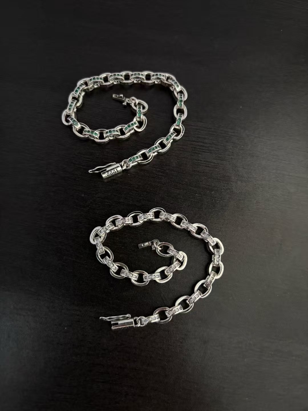 NO:114907,Croheart letters inlaid with white diamonds and green diamond bracelet size 18.20.22, jewelry quality, chrome hearts, bracelet19860909克罗心字母镶白钻绿钻手链 尺寸18.20.22,饰品精品,chrome hearts,bracelet,Jewelry