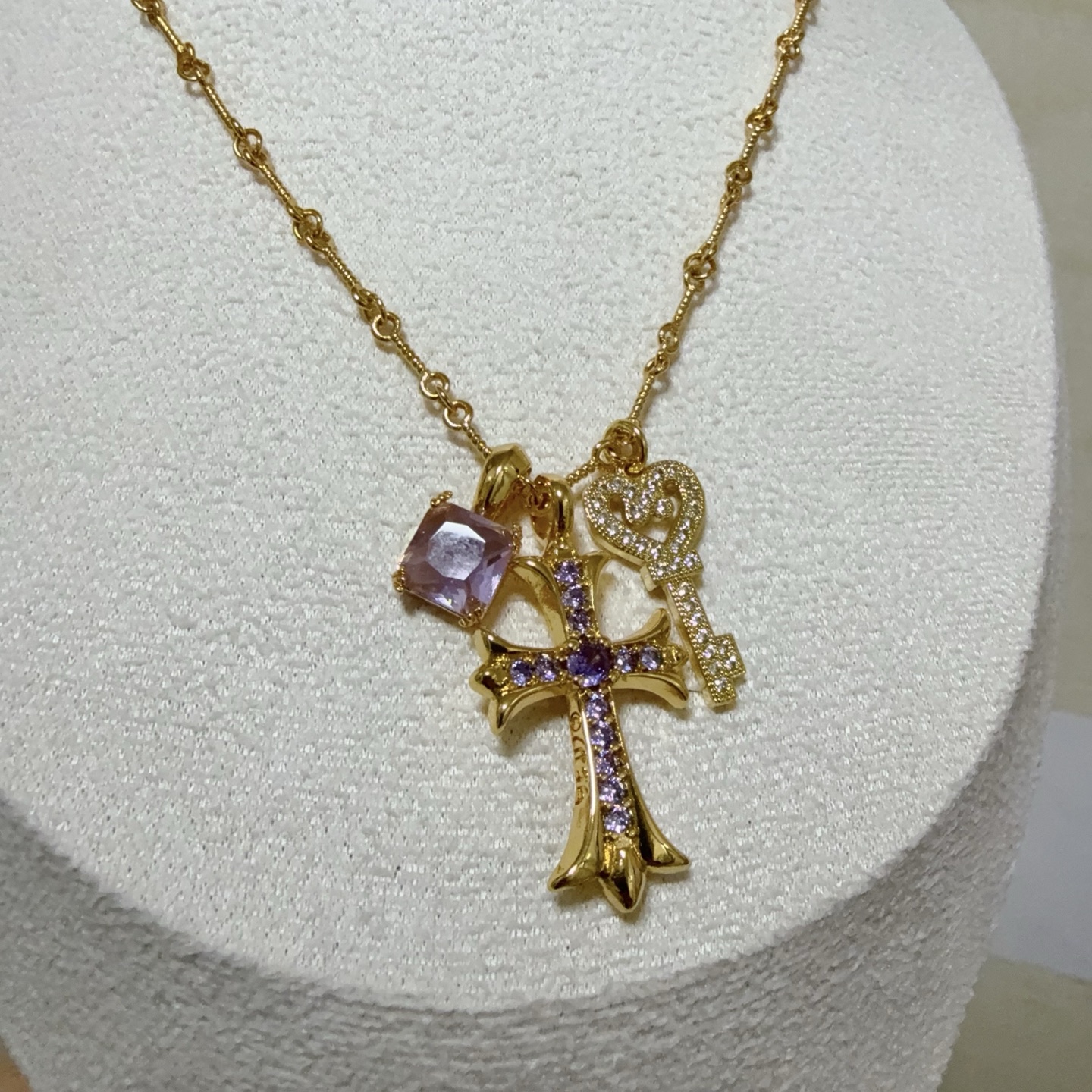  新款【专柜品质】Chrome Hearts克罗心22k经典十字架项链 ，凹凸造型不同的花纹设计风格 呈