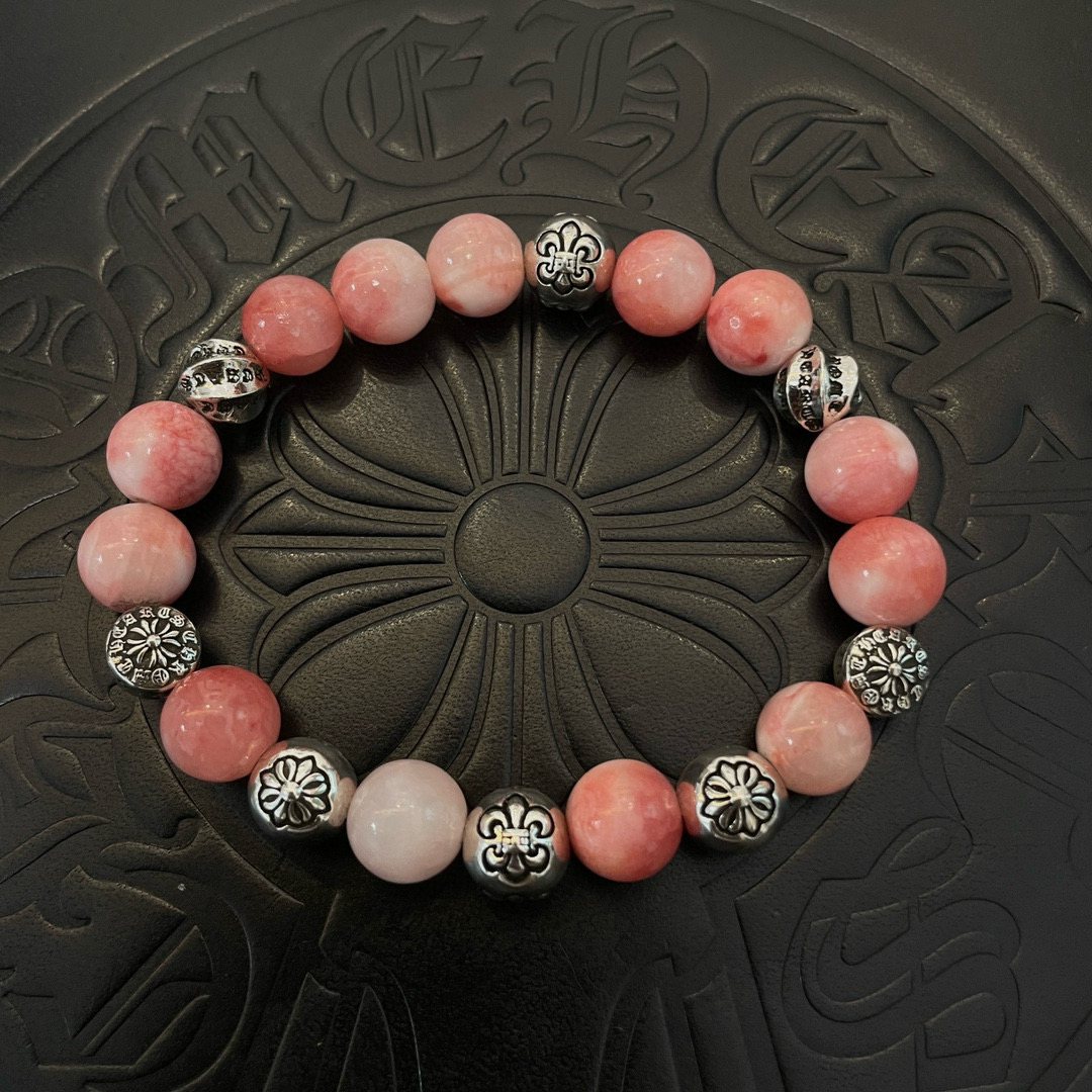 NO:115376,Batch New Model [Counter Quality] Chrome Hearts Croxin Classic Retro Multi-Element Bracelet Bracelet, Kuaishou/ins/Little Red Book Popular, Different Concave and Convex Scout Flowers present unique styles. Cross Scout Flowers are Croxin's logo, so they last longer. Genuine version Chrome Hearts Croxin Difference to the market ordinary light version, match the quality of the version, look at the details of the letter printing, retro and old gray oxygen level. Seiko version!  , jewelry boutique, chrome hearts, chrome hearts, bracelet19860909批 新款【专柜品质】Chrome Hearts克罗心 经典复古多元素手串手链 ,快手/ins/小红书热门,凹凸造型不同的花纹设计风格呈现出与众不同 十字架童军花是克罗心的标志 所以更经久不衰 正品打版Chrome Hearts克罗心 区别市场普通轻版 对版对标品质 看字印细节 复古做旧灰氧程度.精工版本！,饰品精品,chrome hearts,chrome hearts,bracelet,Jewelry