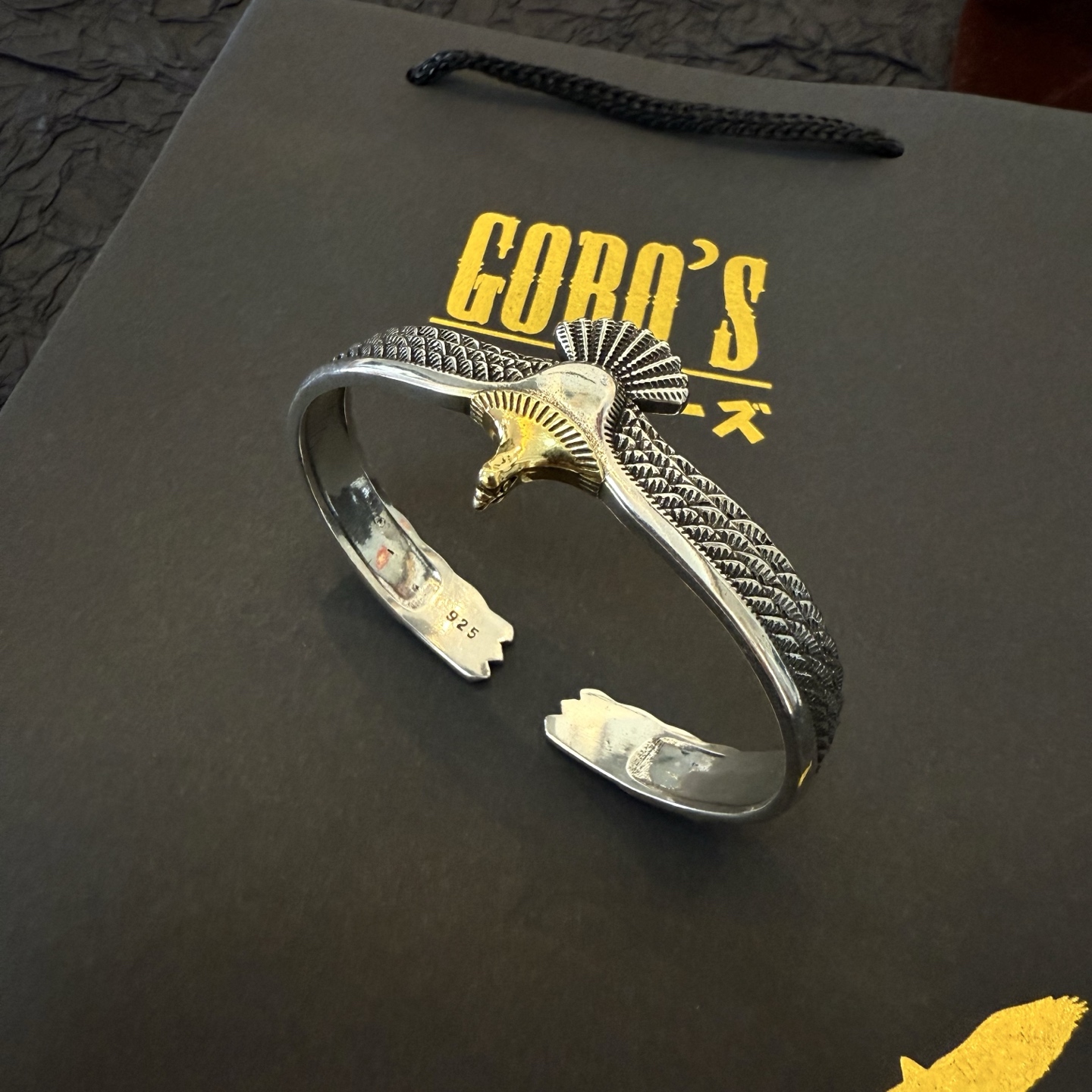 NO:115404,Pick [New Products on Shelves] Goro Takahashi Goro Flying Golden Eagle Opening Bracelet Top Version, Accept Exclusive Shot, Focus on the High-end Market, Absolutely Different from the Ordinary Version!  The details of the picture product are consistent with ZP!  Original production process, precision quality, purely handmade, authentic model opening, fashion essentials, both men and women can wear, same couple style, rock punk silver style, retro elements, trendy and versatile, same style on the official website, fine jewelry, bracelet19860909批【新品上架】Goro’s高桥吾郎飞点金鹰开口手镯 顶级版本 认准独家拍摄 主攻高端市场 绝对区别普通版本！图片产品细节与ZP一致！原版制作工艺 精工品质 纯手工打造 ～正品开模潮流时尚必备 男女均可佩戴 情侣款同款 摇滚朋克泰银风格 复古元素 潮流百搭 官网同款,饰品精品,bracelet,Jewelry