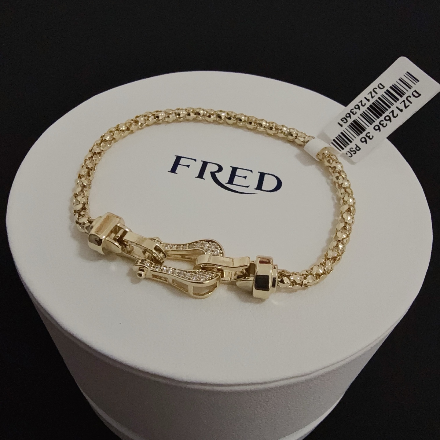 NO:380119,Popular Ferederik diamond-inlaid horseshoe buckle/bracelet, classic and versatile, internet celebrity expert, a must-have item for fashion, fashionable and exquisite, 11 pairs of customized versions, thickened electroplating 18k technology, different from the ordinary version on the market, the effect of getting used is very versatile!  !  , jewelry quality, bracelet19860909火爆 费雷德满钻镶钻马蹄扣／手链,经典百搭,网红达人 时尚一族备必单品,时尚精致,11对版定制,加厚电镀18k工艺,区别市面上普通版本上手效果非常百搭！！,饰品精品,bracelet,Jewelry