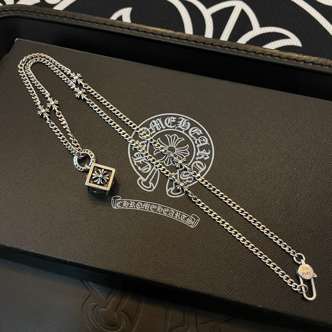 Chrome Hearts Collier Croix Rétro avec Pendentif Dé Original