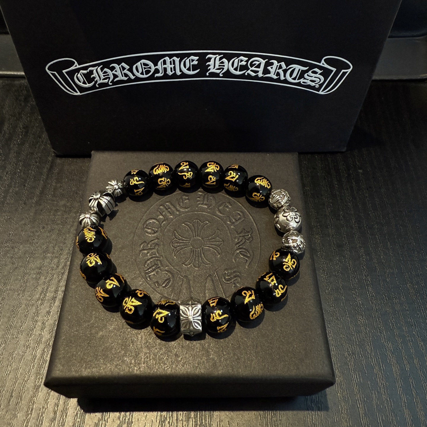  新款【专柜品质】Chrome Hearts克罗心复古多元素手串手链 凹凸造型不同的花纹设计风格呈现出与