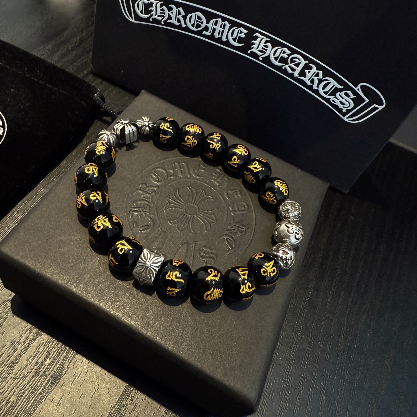  新款【专柜品质】Chrome Hearts克罗心复古多元素手串手链 凹凸造型不同的花纹设计风格呈现出与