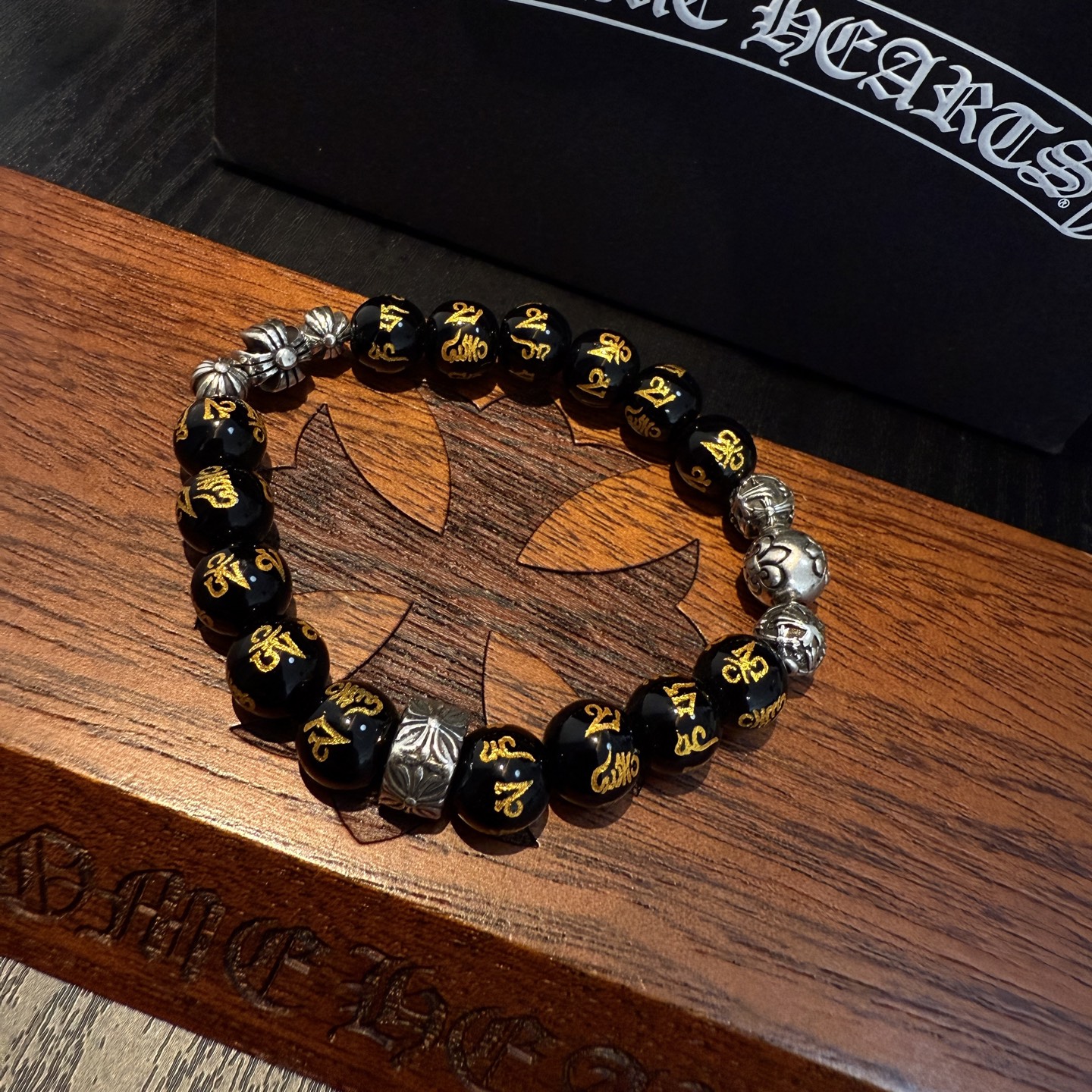  新款【专柜品质】Chrome Hearts克罗心复古多元素手串手链 凹凸造型不同的花纹设计风格呈现出与