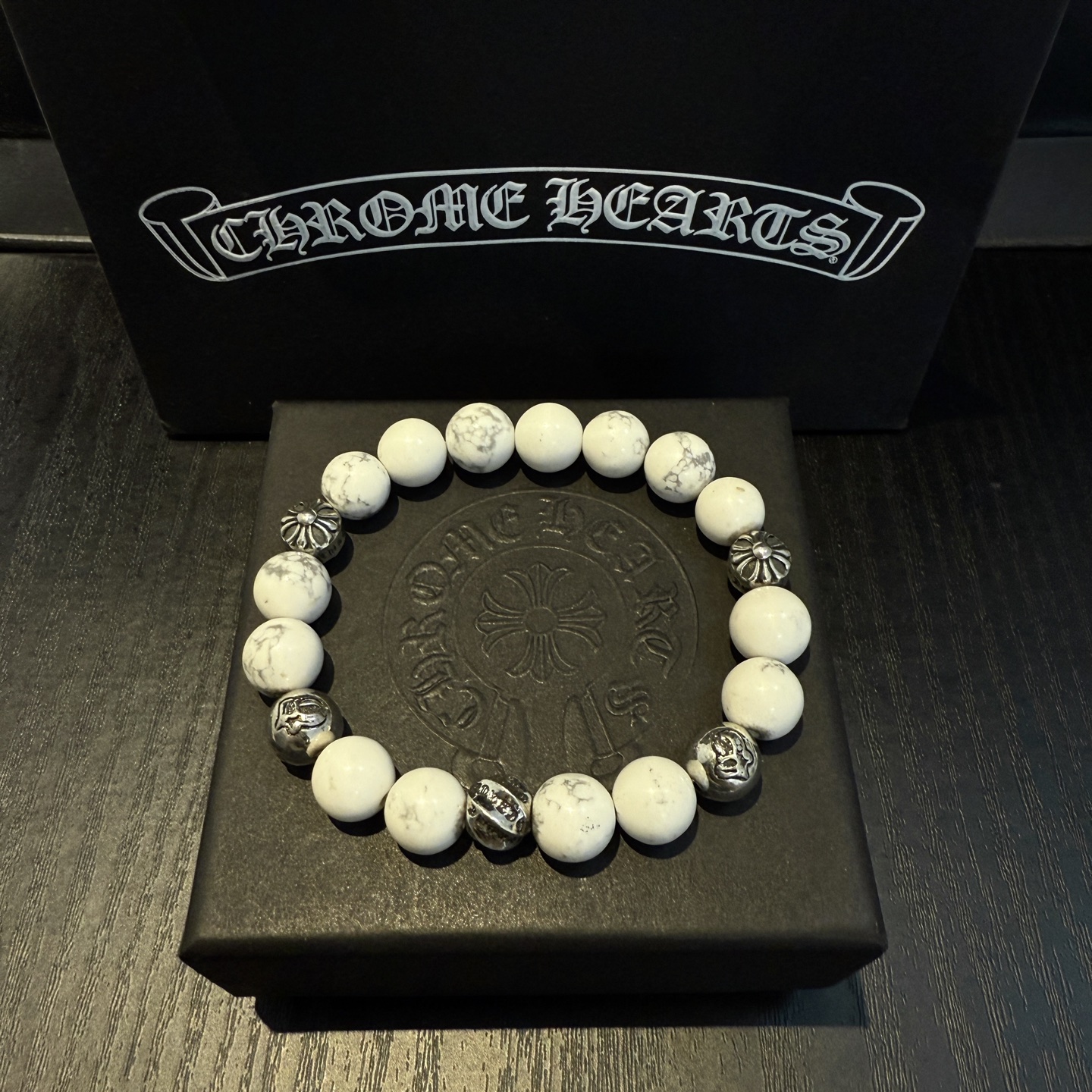  新款【专柜品质】Chrome Hearts克罗心复古多元素手串手链 凹凸造型不同的花纹设计风格呈现出与
