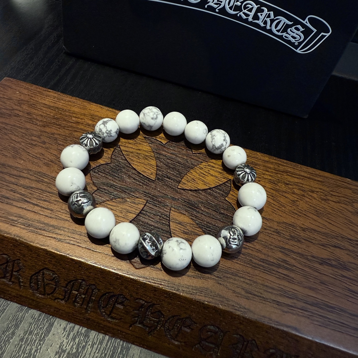  新款【专柜品质】Chrome Hearts克罗心复古多元素手串手链 凹凸造型不同的花纹设计风格呈现出与