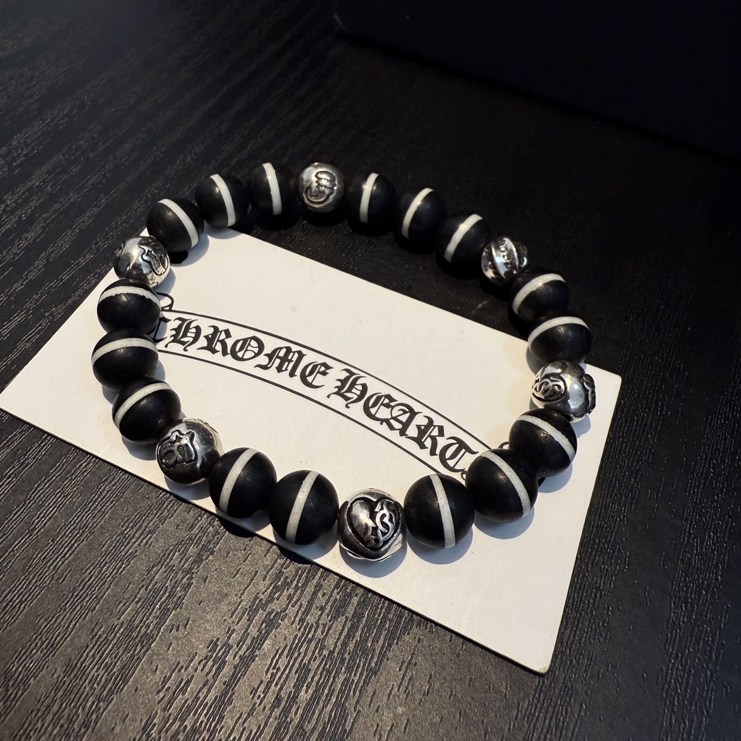  新款【专柜品质】Chrome Hearts克罗心复古多元素手串手链 凹凸造型不同的花纹设计风格呈现出与