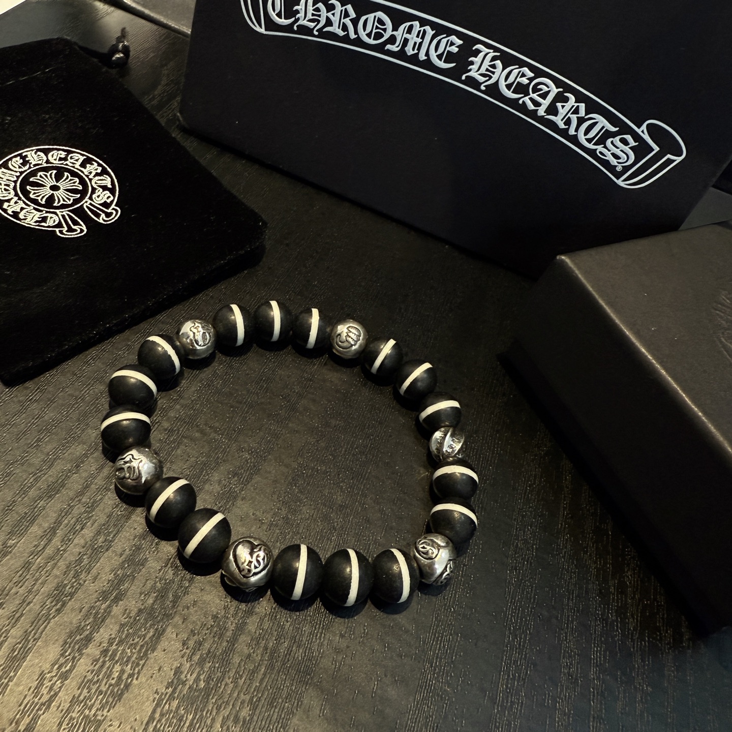  新款【专柜品质】Chrome Hearts克罗心复古多元素手串手链 凹凸造型不同的花纹设计风格呈现出与