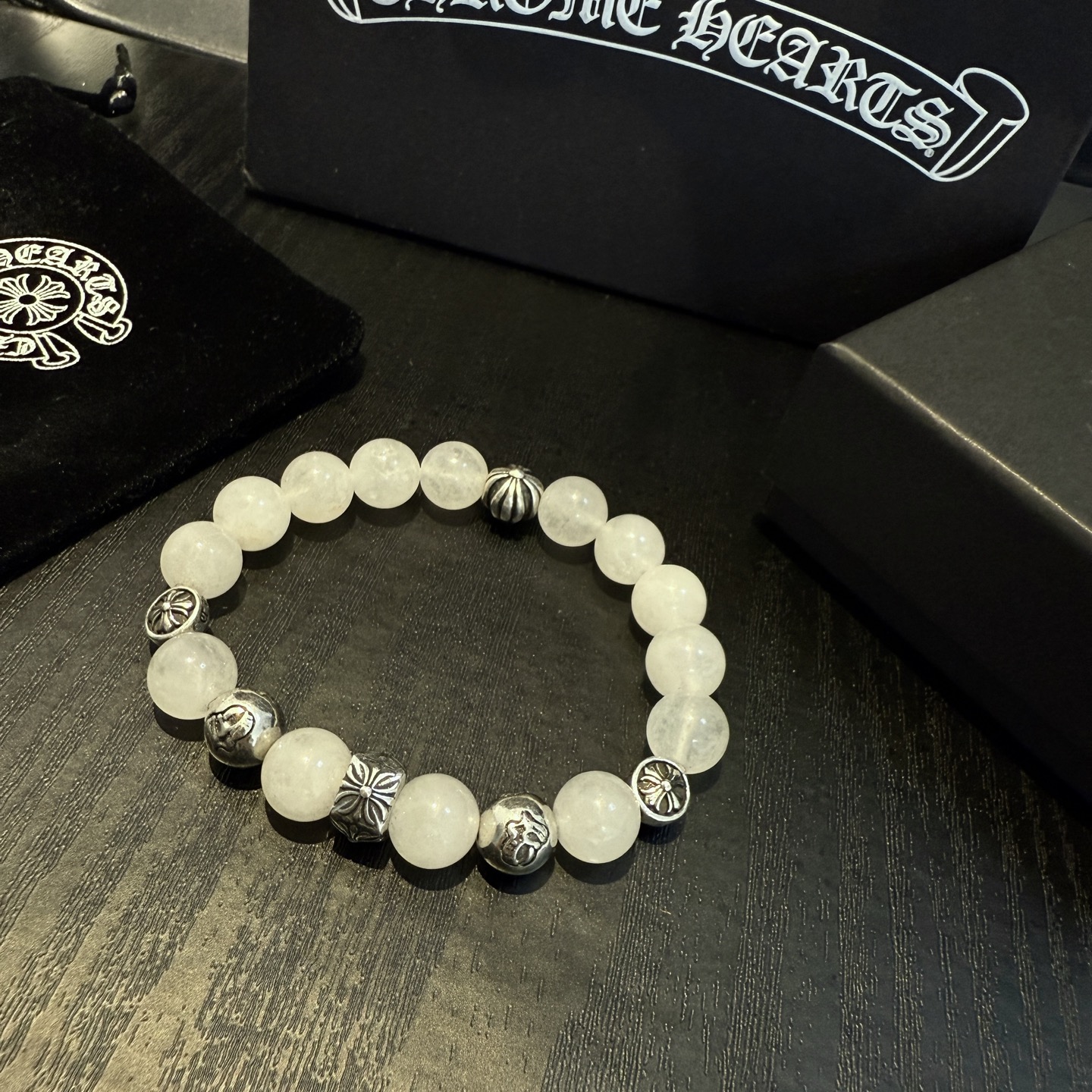  新款【专柜品质】Chrome Hearts克罗心复古多元素手串手链 凹凸造型不同的花纹设计风格呈现出与