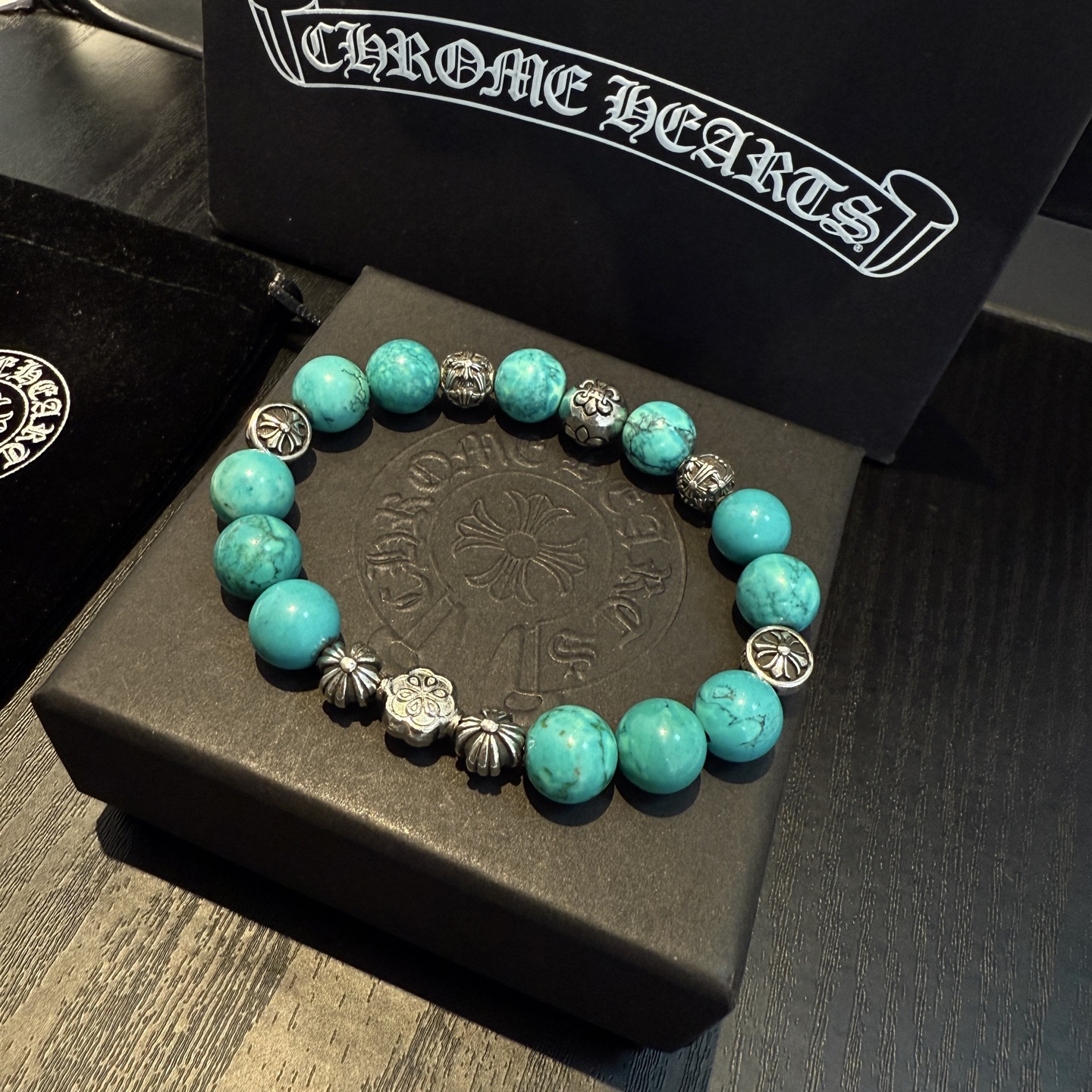  新款【专柜品质】Chrome Hearts克罗心复古多元素手串手链 凹凸造型不同的花纹设计风格呈现出与