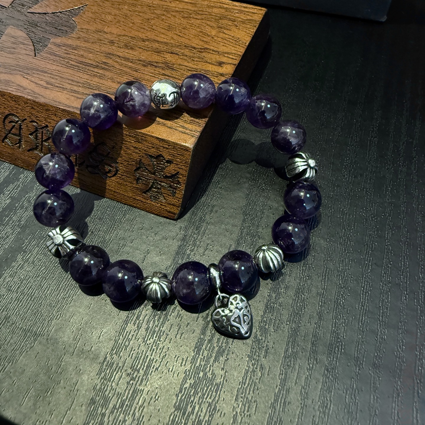  新款【专柜品质】Chrome Hearts克罗心复古多元素手串手链 凹凸造型不同的花纹设计风格呈现出与