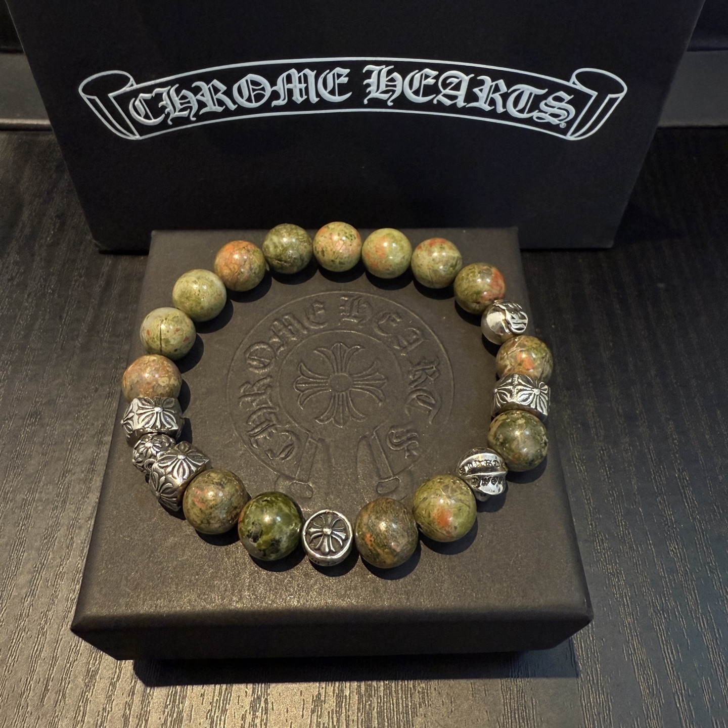  新款【专柜品质】Chrome Hearts克罗心复古多元素手串手链 凹凸造型不同的花纹设计风格呈现出与
