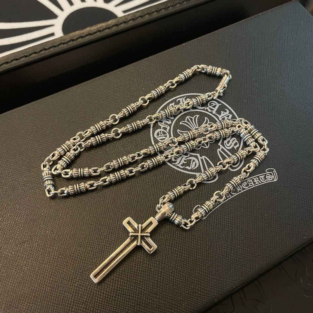  新款【专柜品质】Chrome Hearts克罗心 经典复古纽纹项链 十字架吊坠 凹凸造型不同的花纹设计