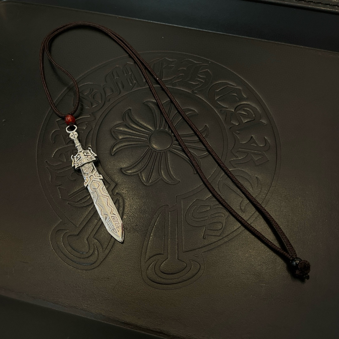 批  抖音/快手/ins/小红书/直播热门 ，新款【专柜品质】Chrome Hearts克罗心皮绳宝剑项
